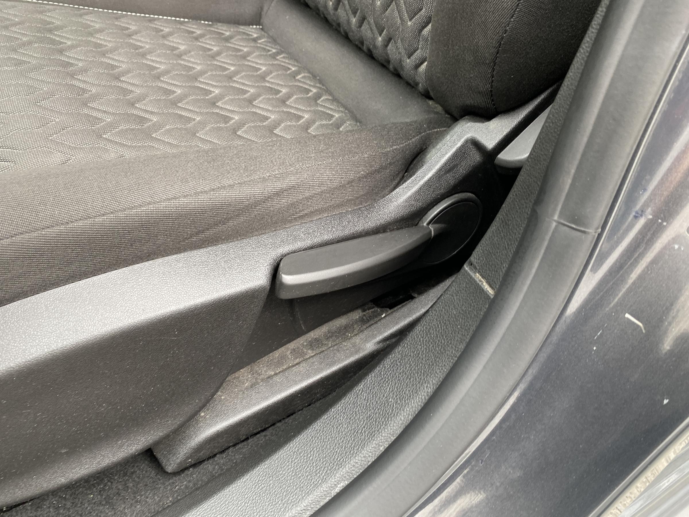 Opel Astra, 2013 - pohled č. 14