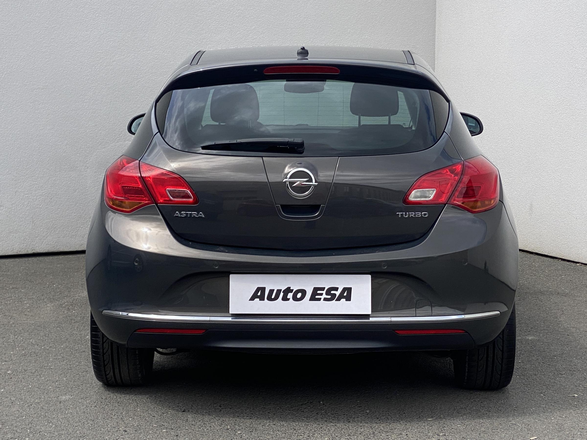Opel Astra, 2013 - pohled č. 5