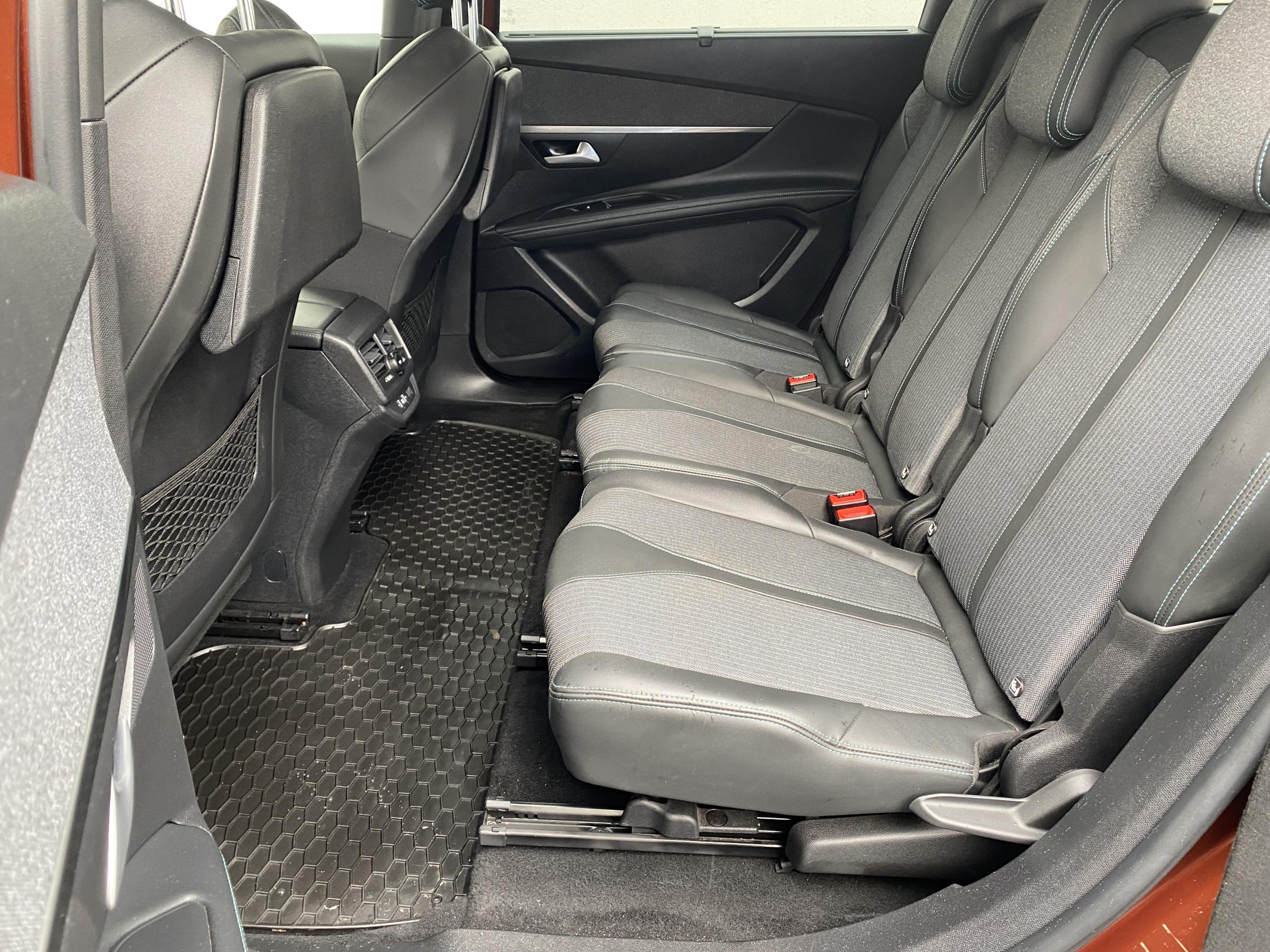 Peugeot 5008, 2021 - pohled č. 10