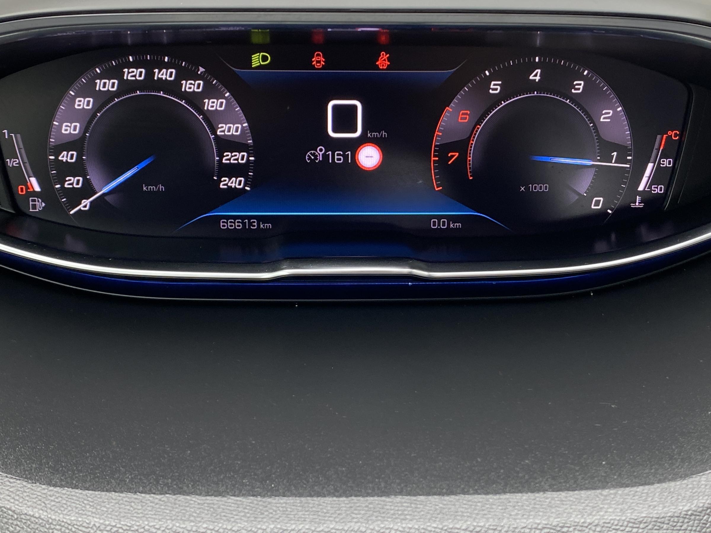 Peugeot 5008, 2021 - pohled č. 20