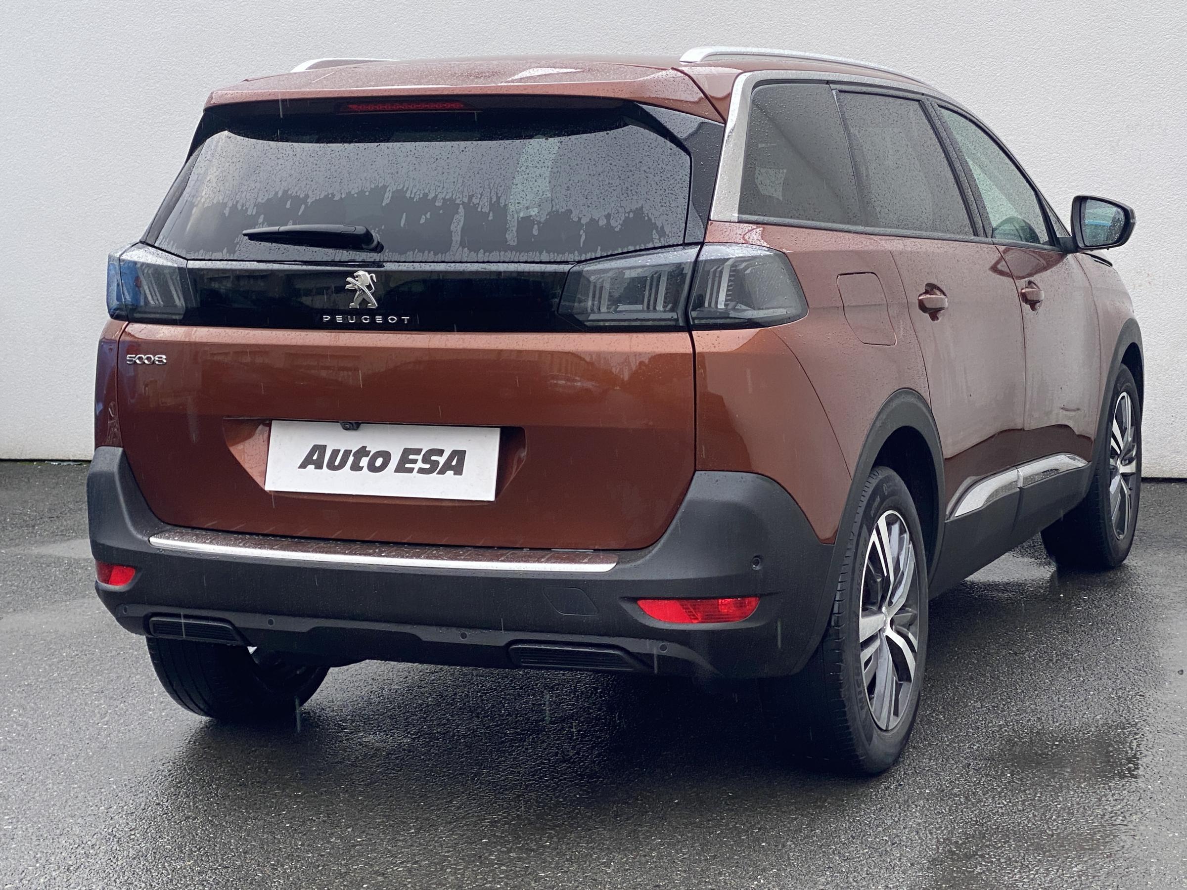 Peugeot 5008, 2021 - pohled č. 4