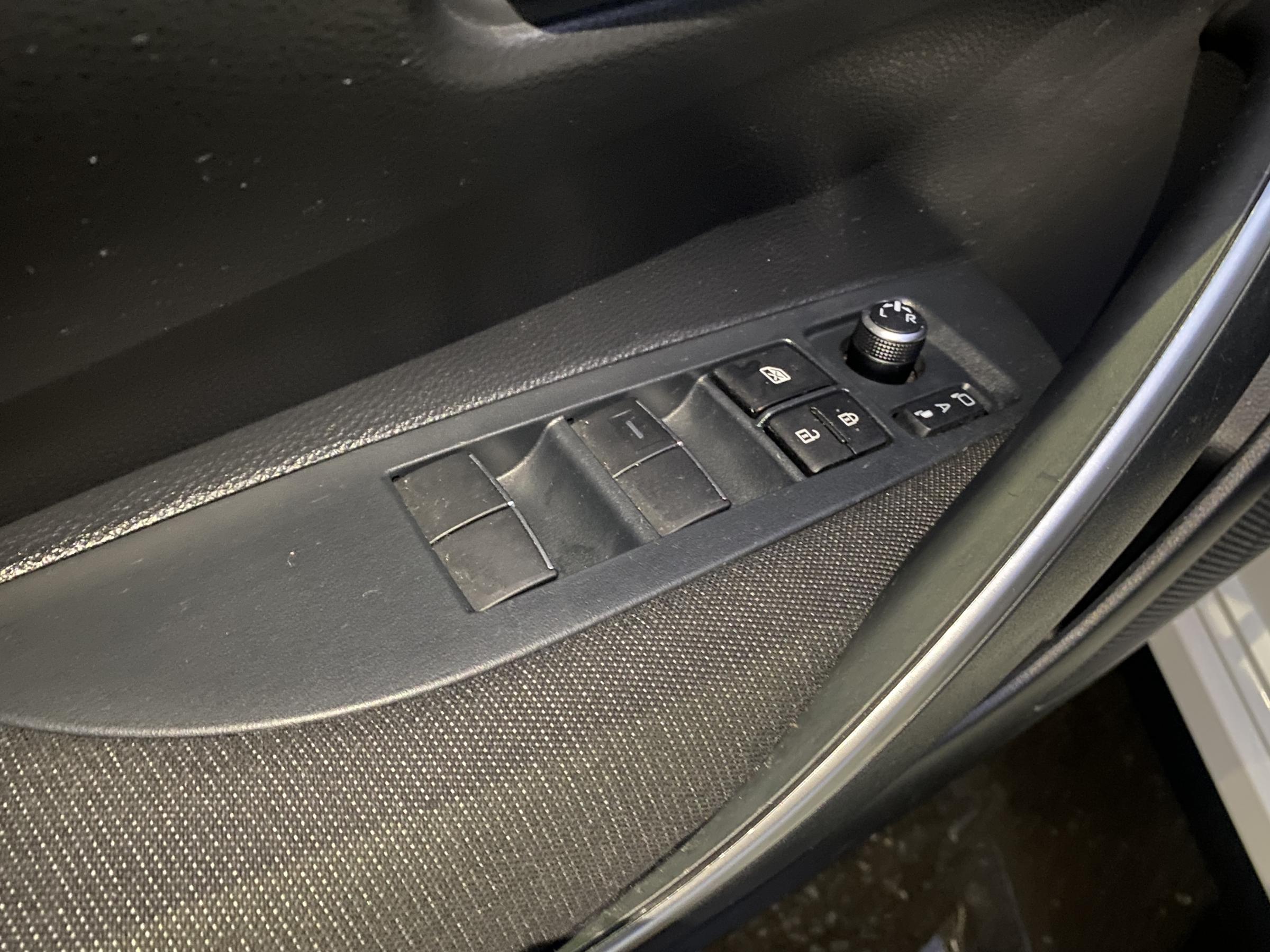 Toyota Corolla, 2024 - pohled č. 13