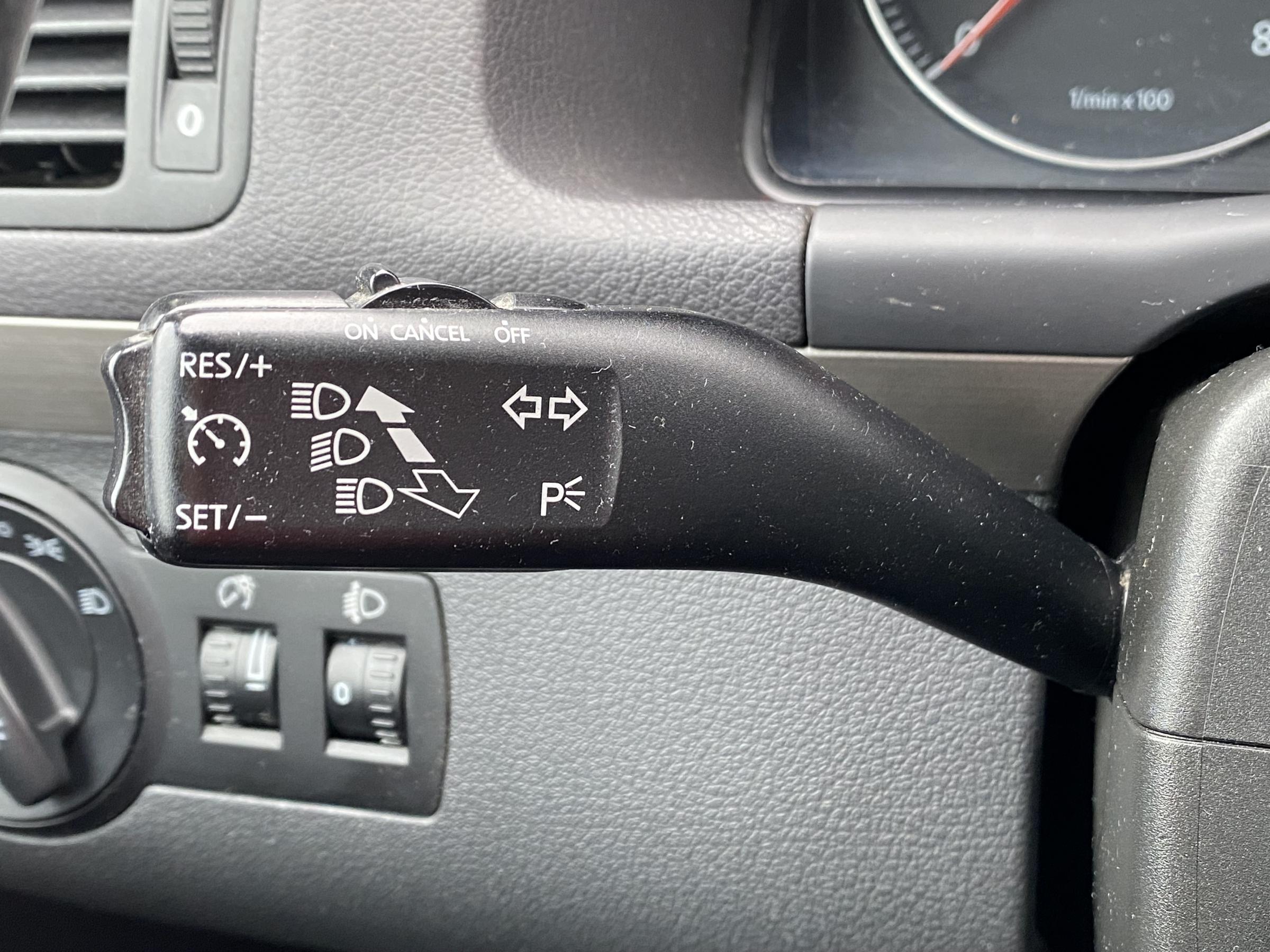 Volkswagen Touran, 2009 - pohled č. 15