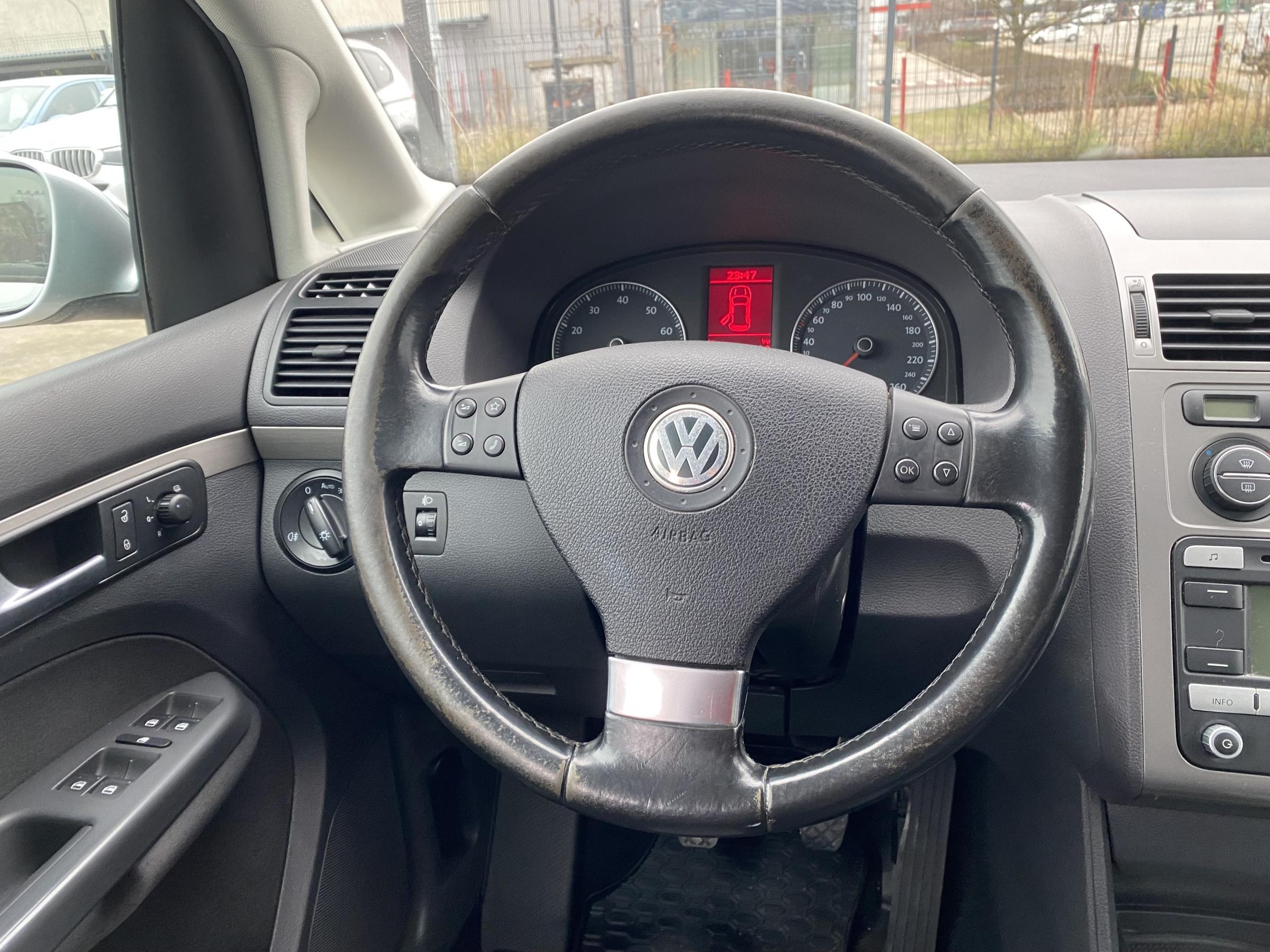 Volkswagen Touran, 2009 - pohled č. 16