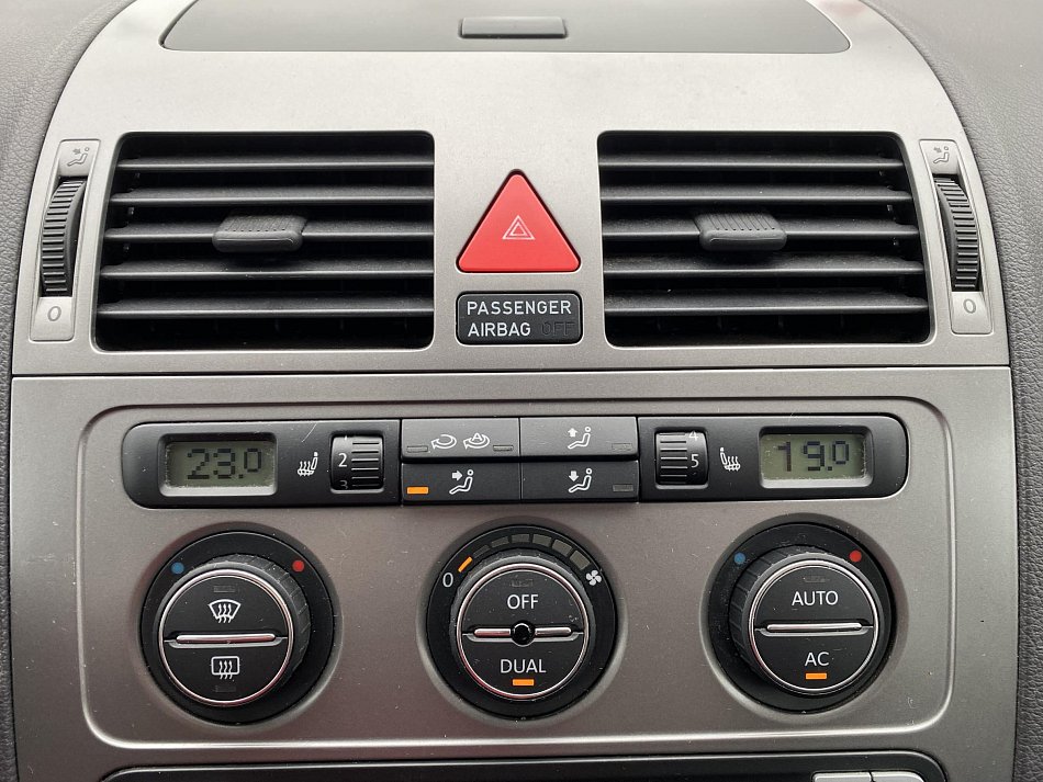 Volkswagen Touran 1.4 TSi  7míst