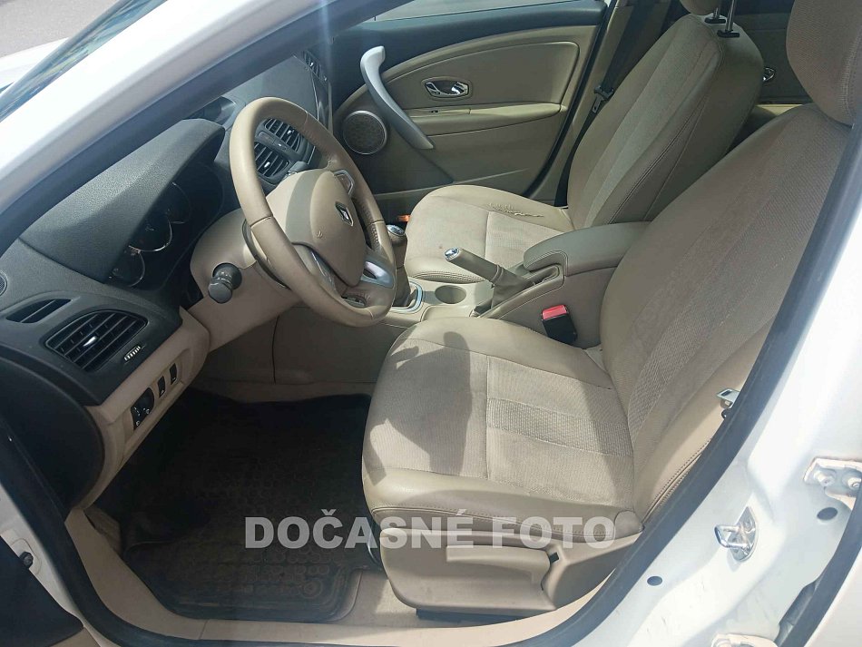 Renault Fluence 1.6i 