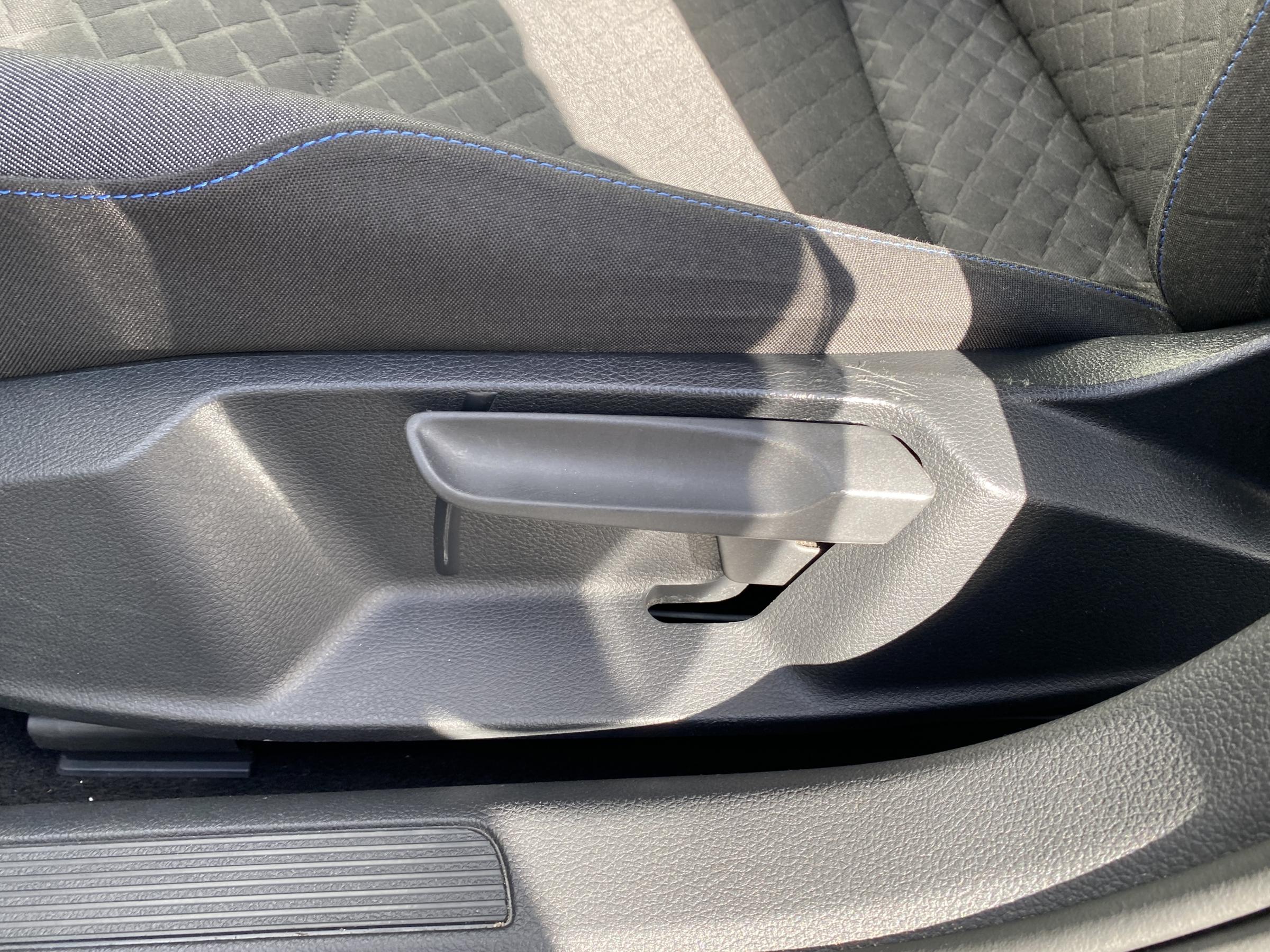 Volkswagen Golf, 2019 - pohled č. 14