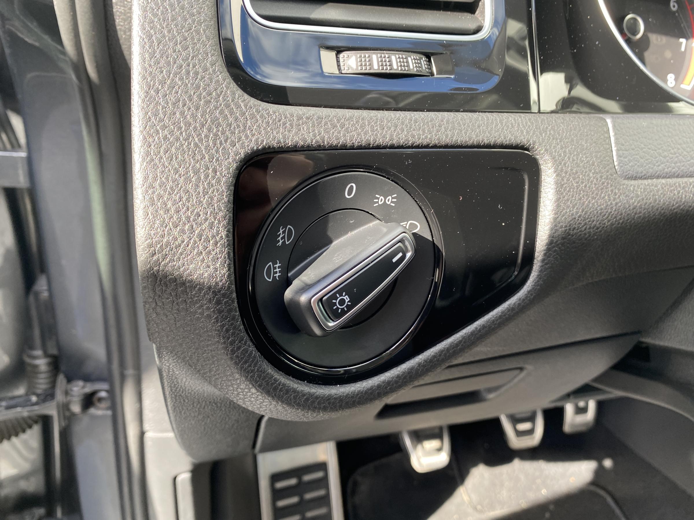 Volkswagen Golf, 2019 - pohled č. 15