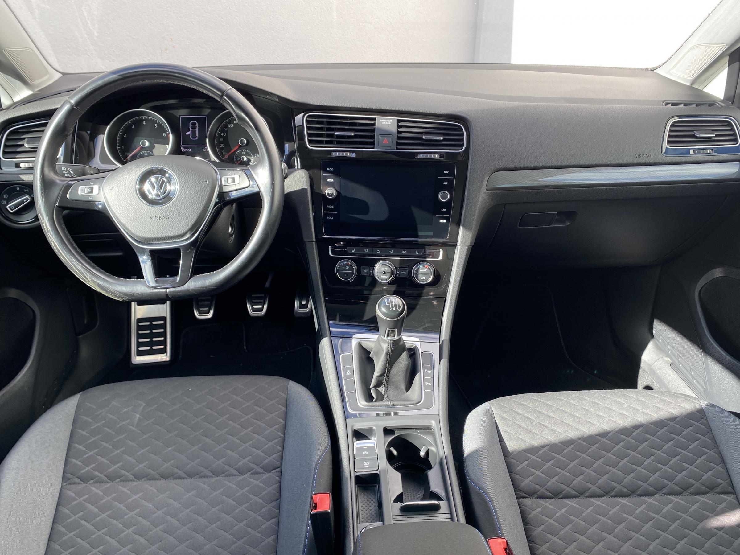 Volkswagen Golf, 2019 - pohled č. 8