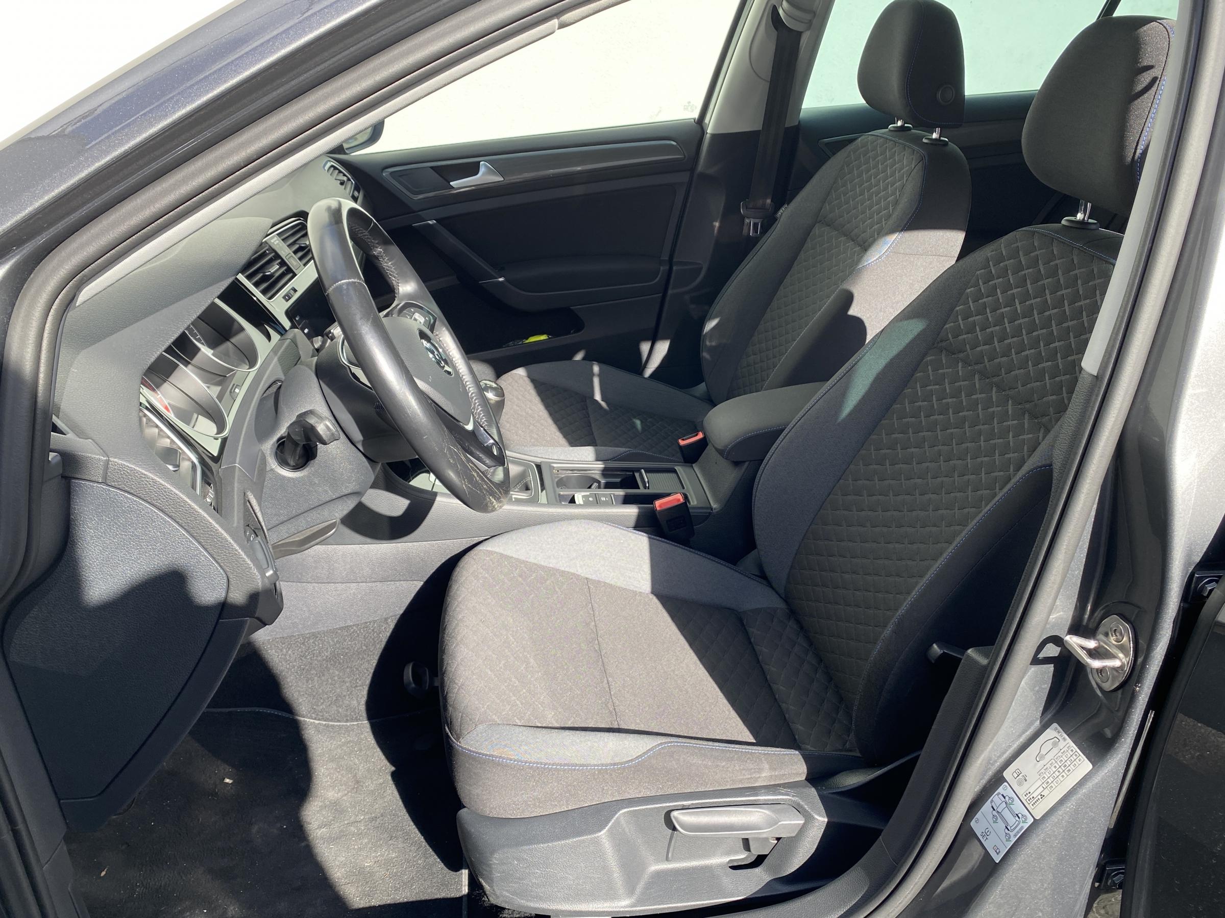 Volkswagen Golf, 2019 - pohled č. 9