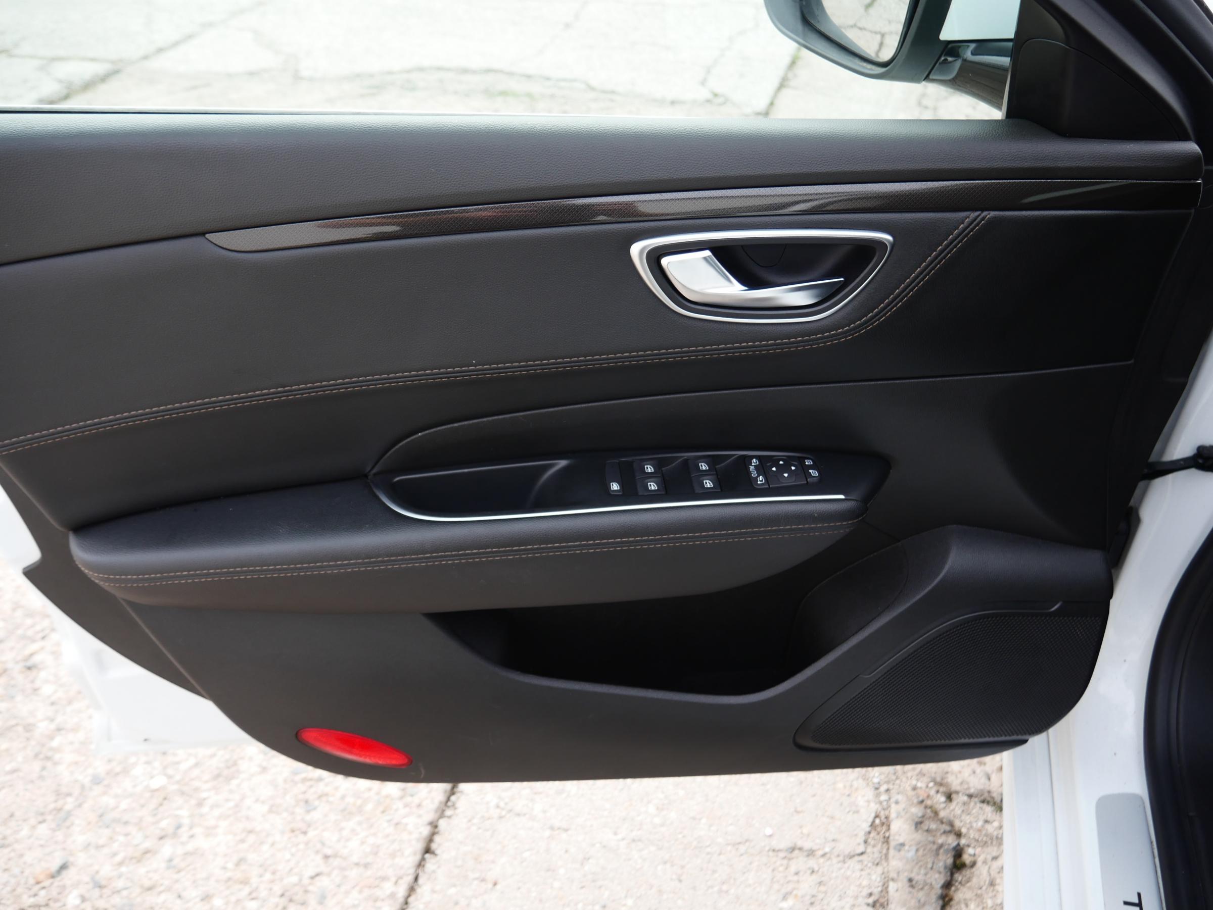 Renault Talisman, 2017 - pohled č. 21