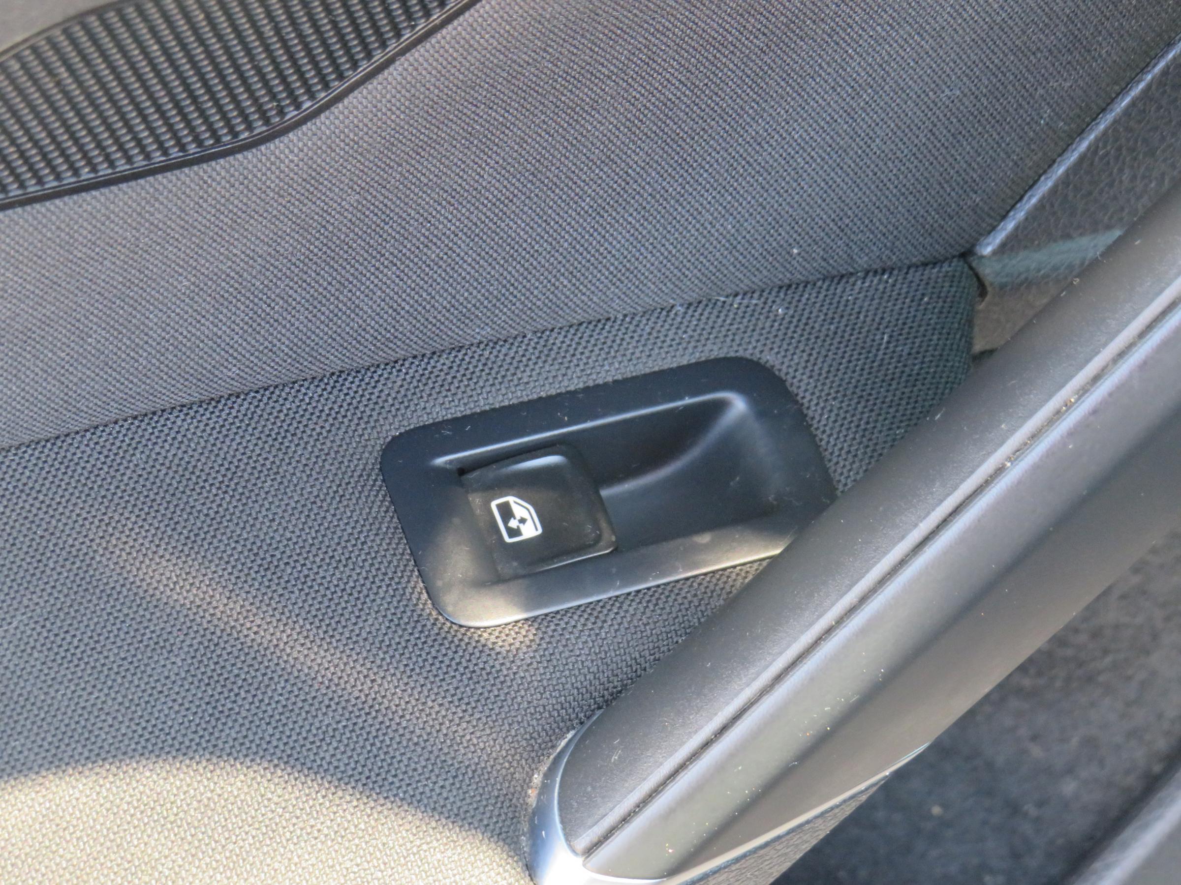 Volkswagen Golf, 2016 - pohled č. 12