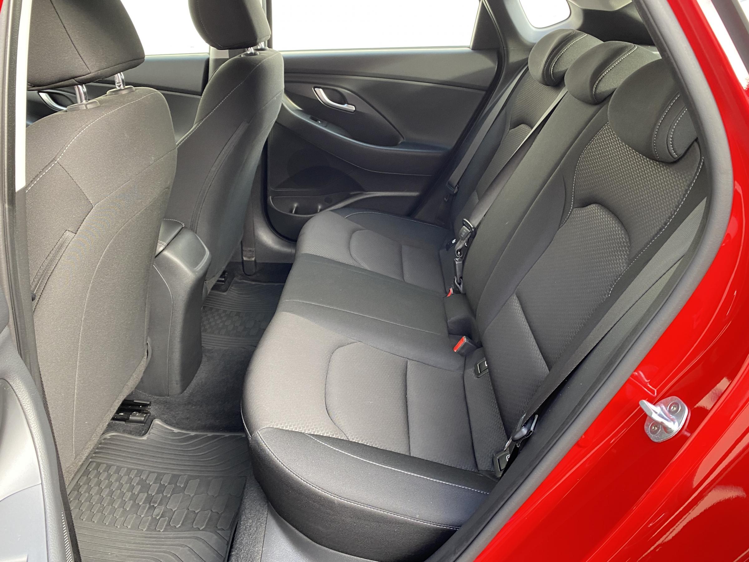 Hyundai i30, 2018 - pohled č. 10