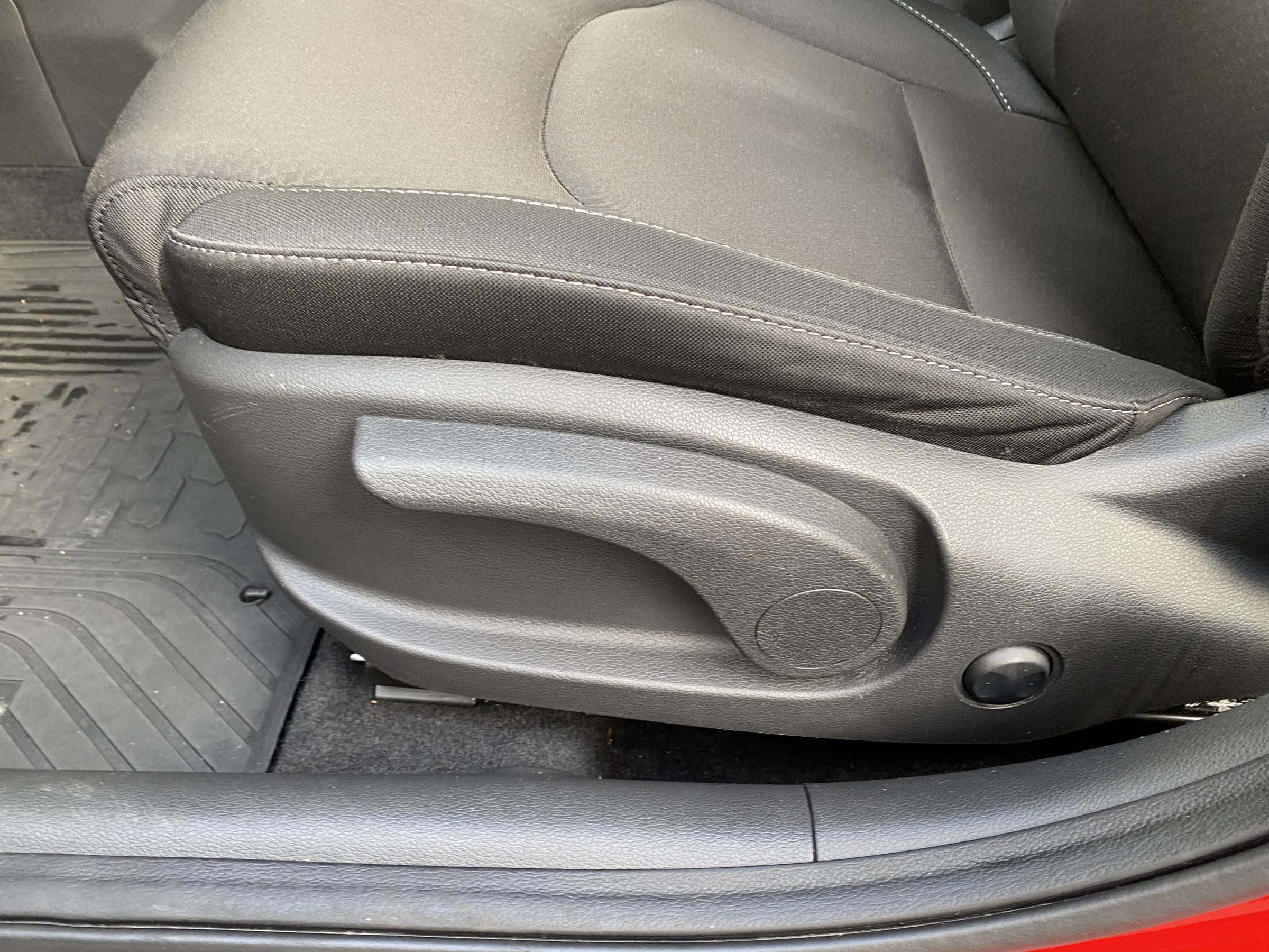 Hyundai i30, 2018 - pohled č. 14