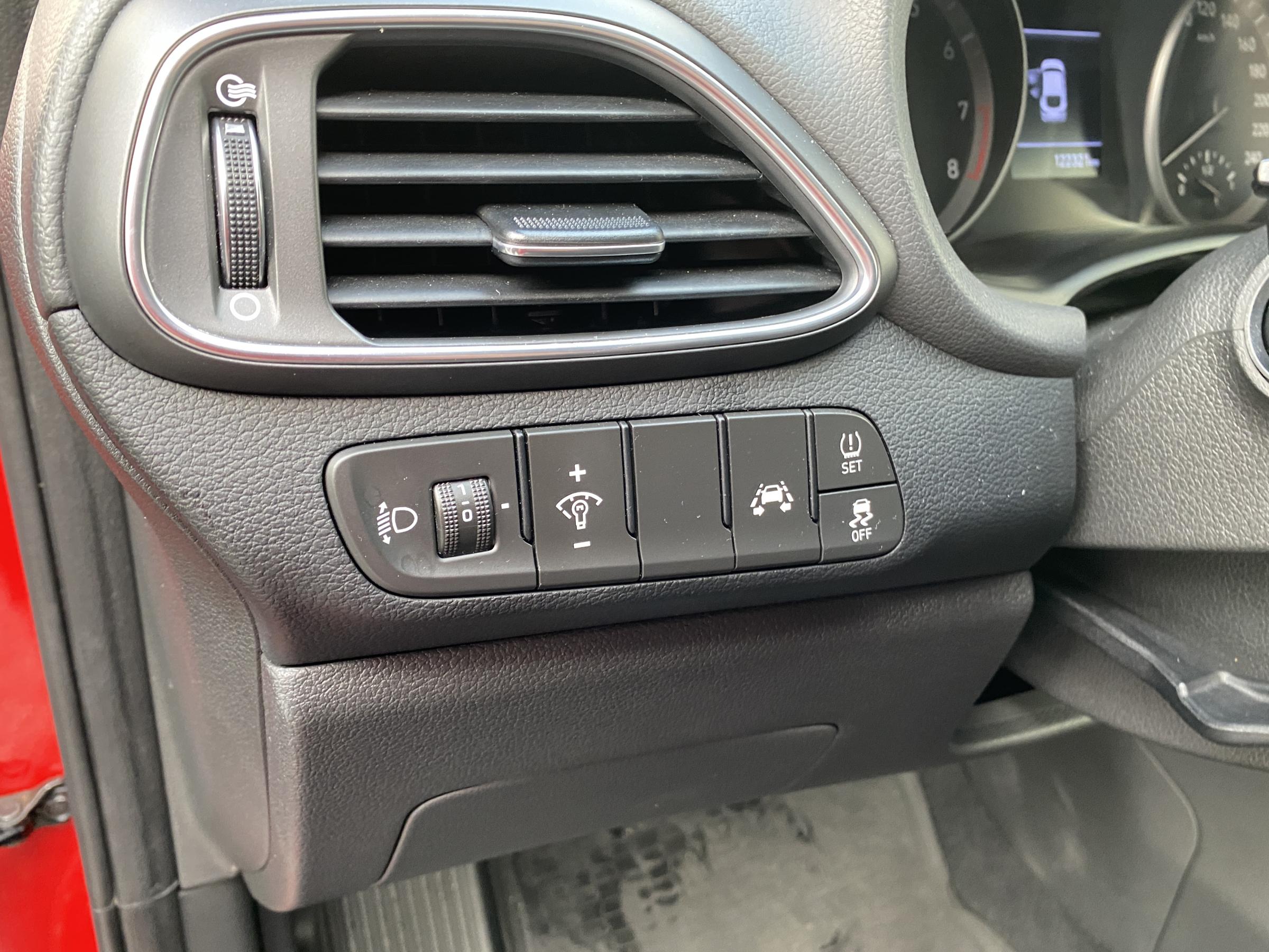 Hyundai i30, 2018 - pohled č. 15