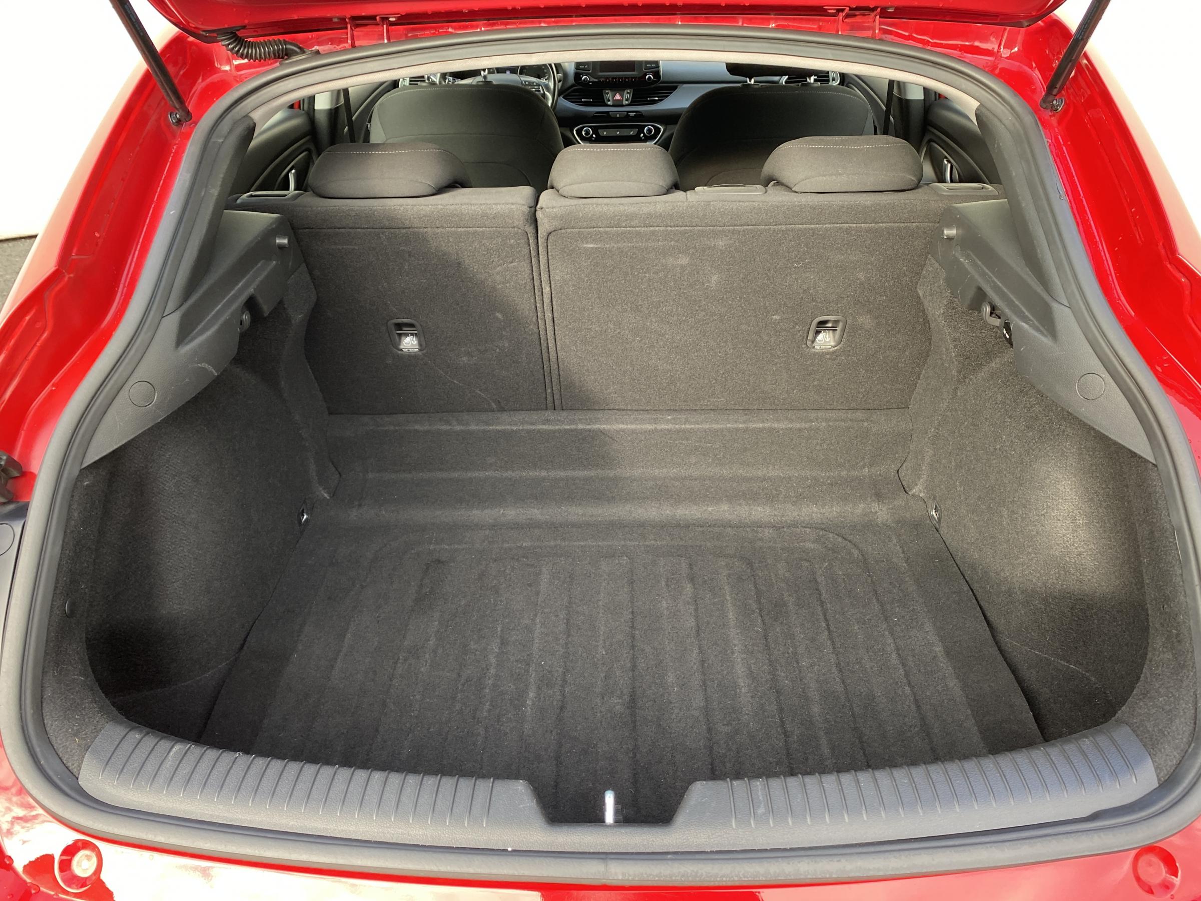 Hyundai i30, 2018 - pohled č. 7