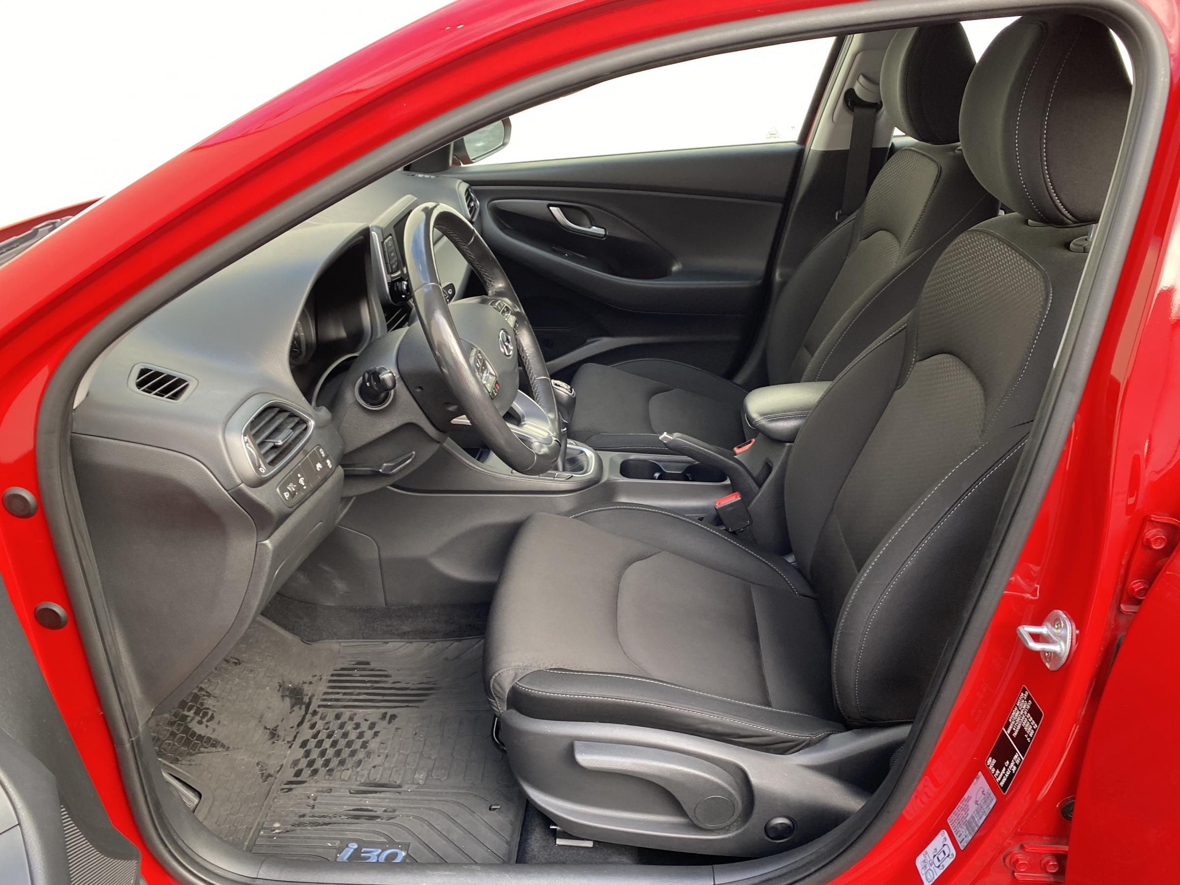 Hyundai i30, 2018 - pohled č. 9