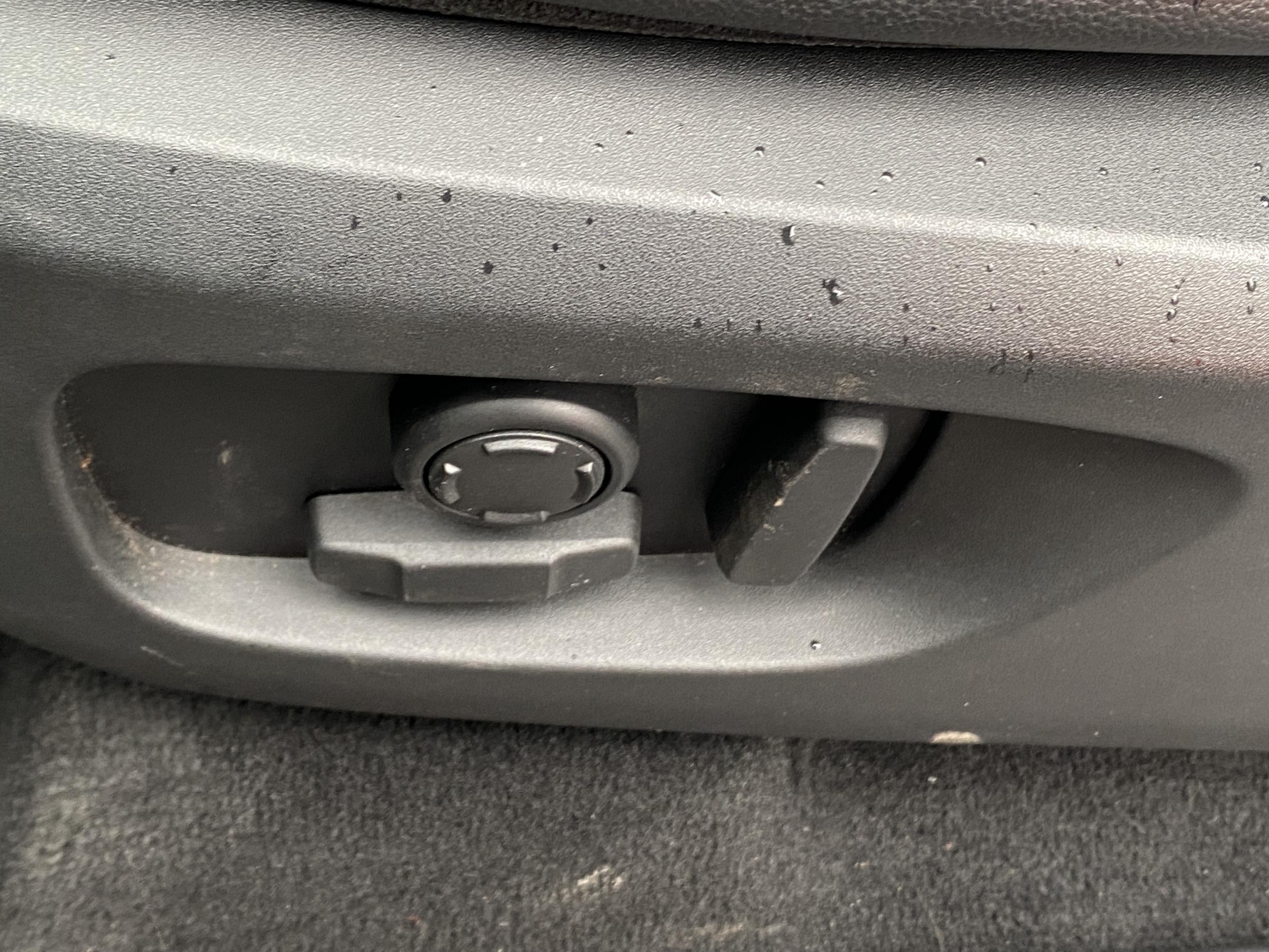 Land Rover Discovery Sport, 2017 - pohled č. 13