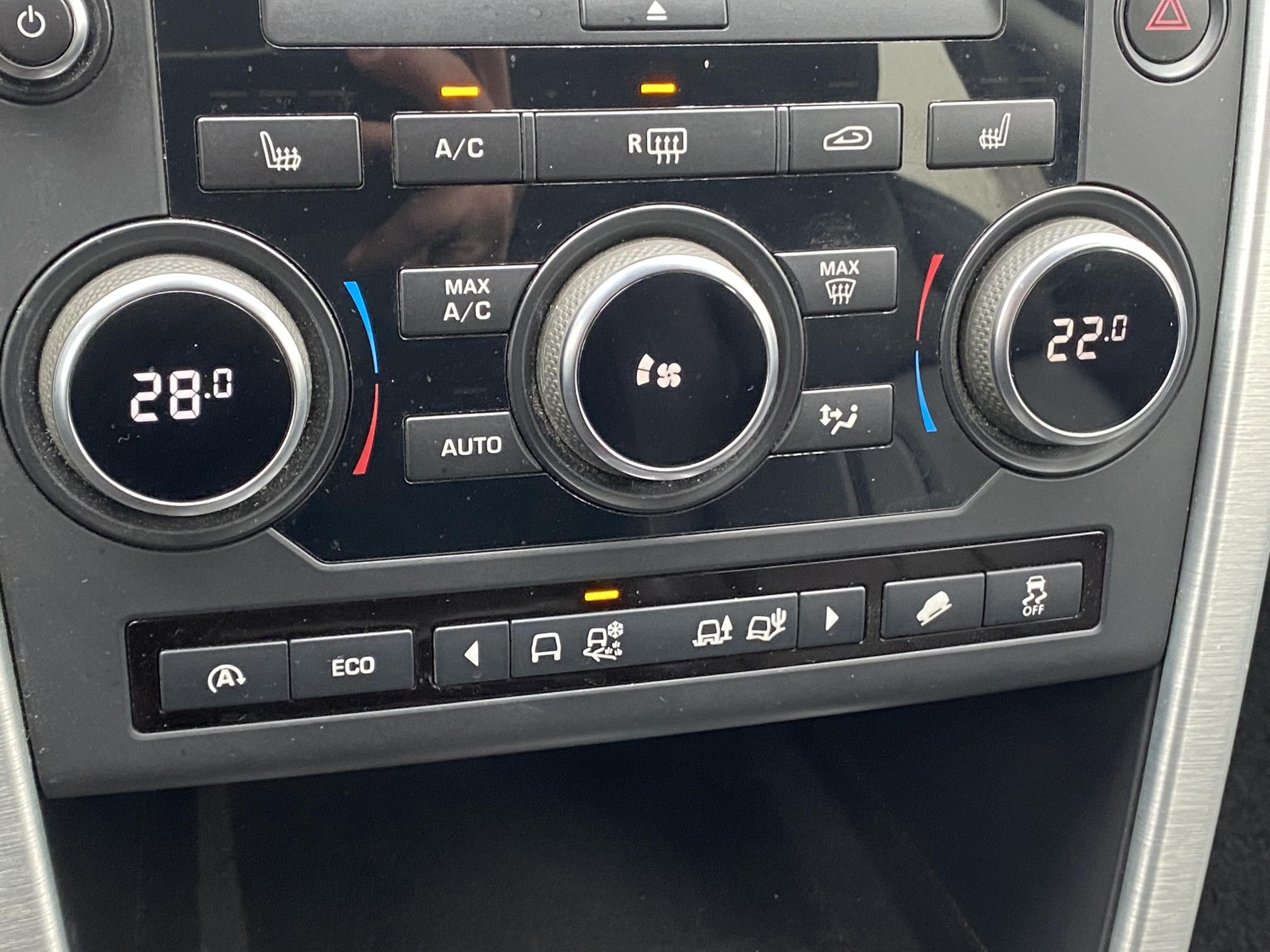 Land Rover Discovery Sport, 2017 - pohled č. 17