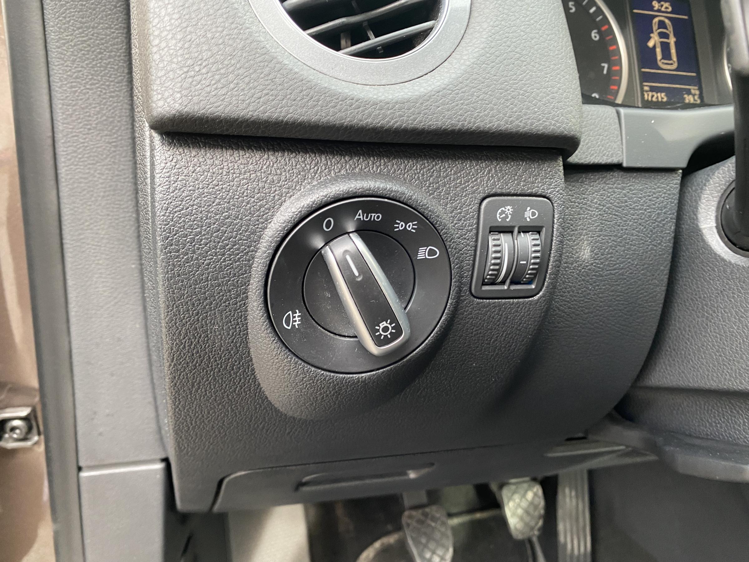 Volkswagen Tiguan, 2014 - pohled č. 15