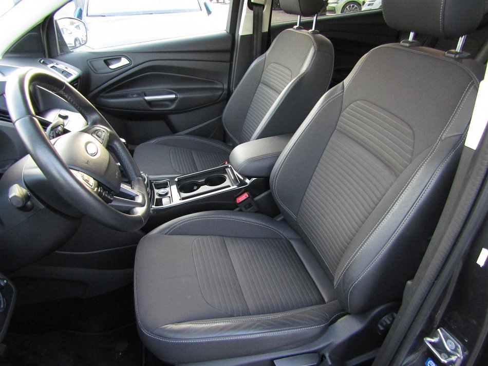 Ford Kuga 1.5EB Titanium