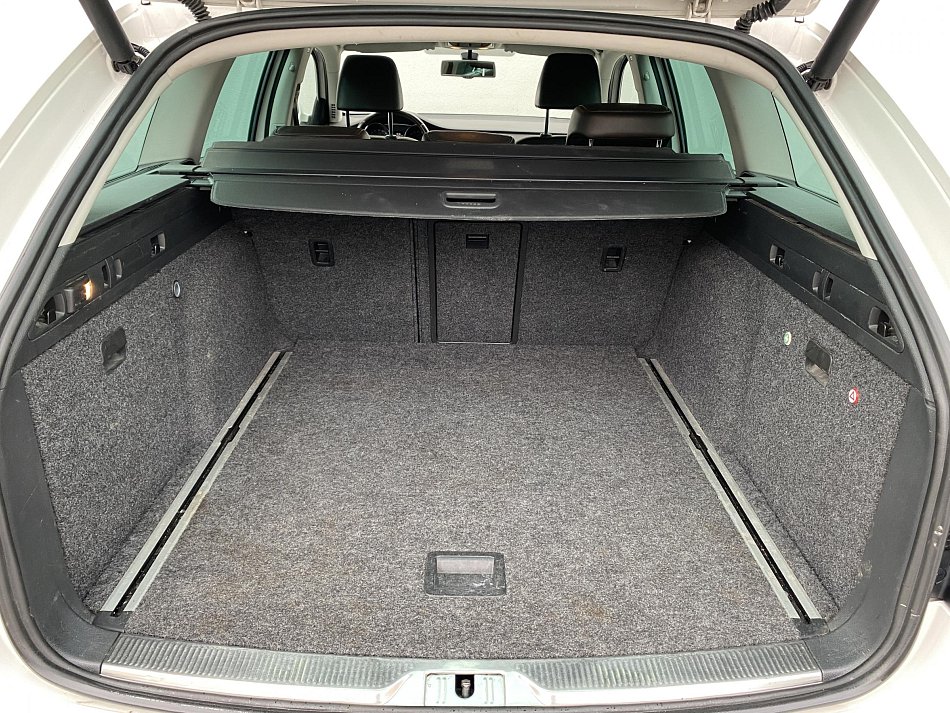 Škoda Superb II 2.0 TDi L&K