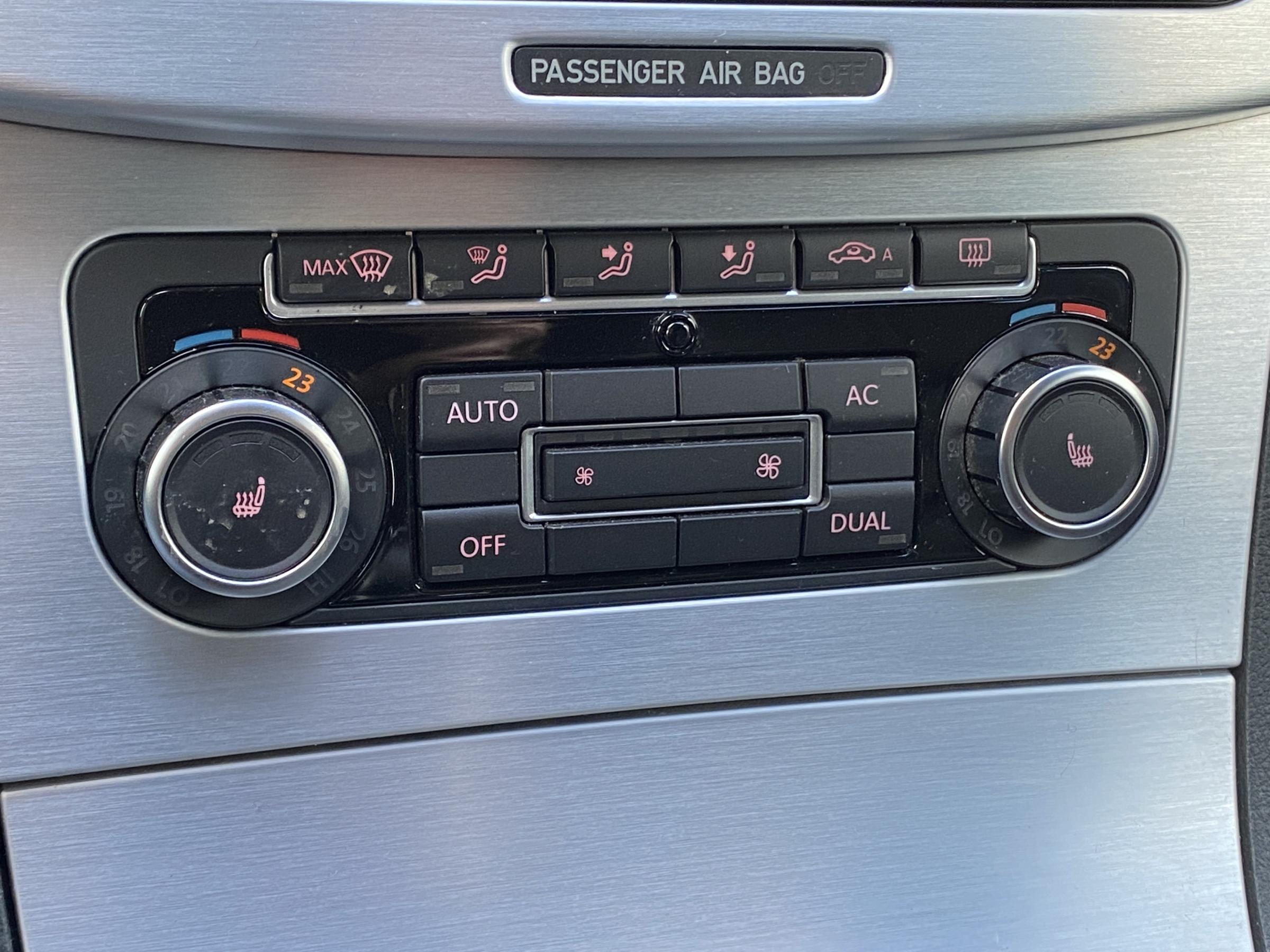 Volkswagen Passat, 2010 - pohled č. 15