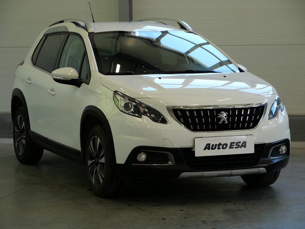 Peugeot 2008 1.2 i 