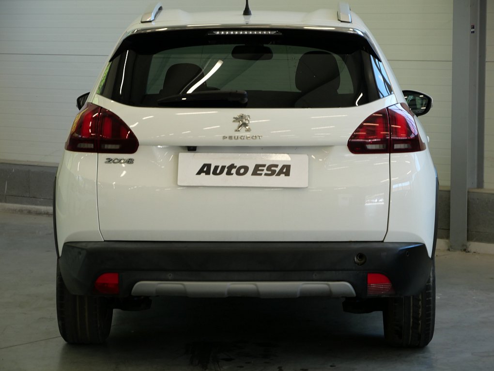 Peugeot 2008 1.2 i 