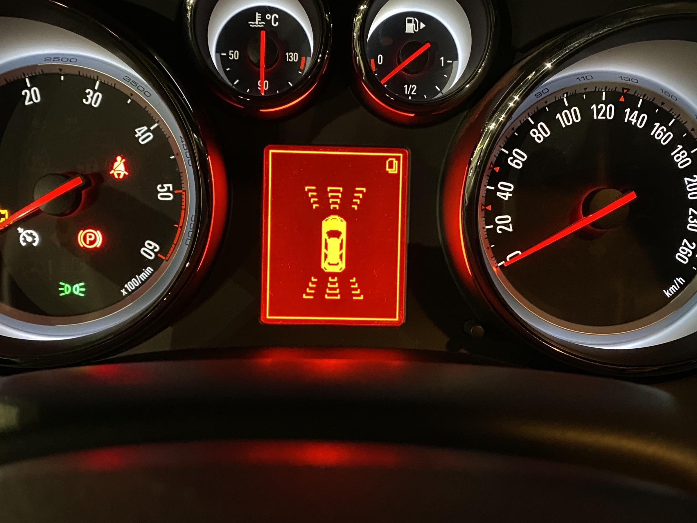 Opel Zafira, 2014 - pohled č. 15