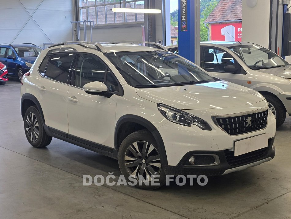 Peugeot 2008 1.2i 
