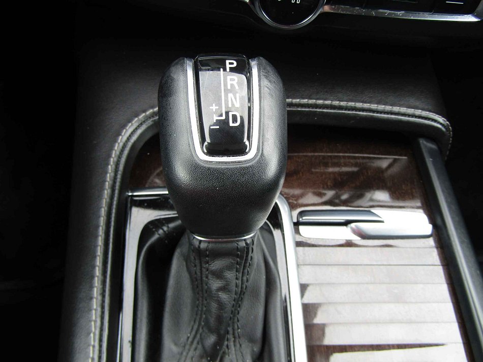Volvo S90 2.0 T5 