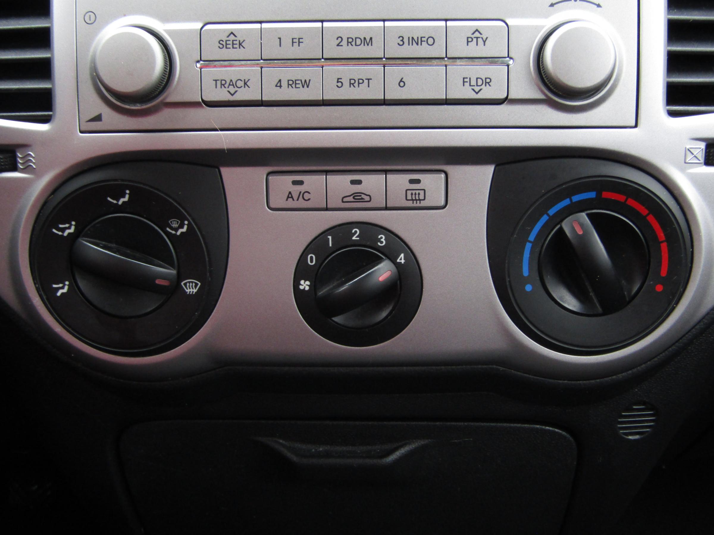 Hyundai i20, 2012 - pohled č. 17