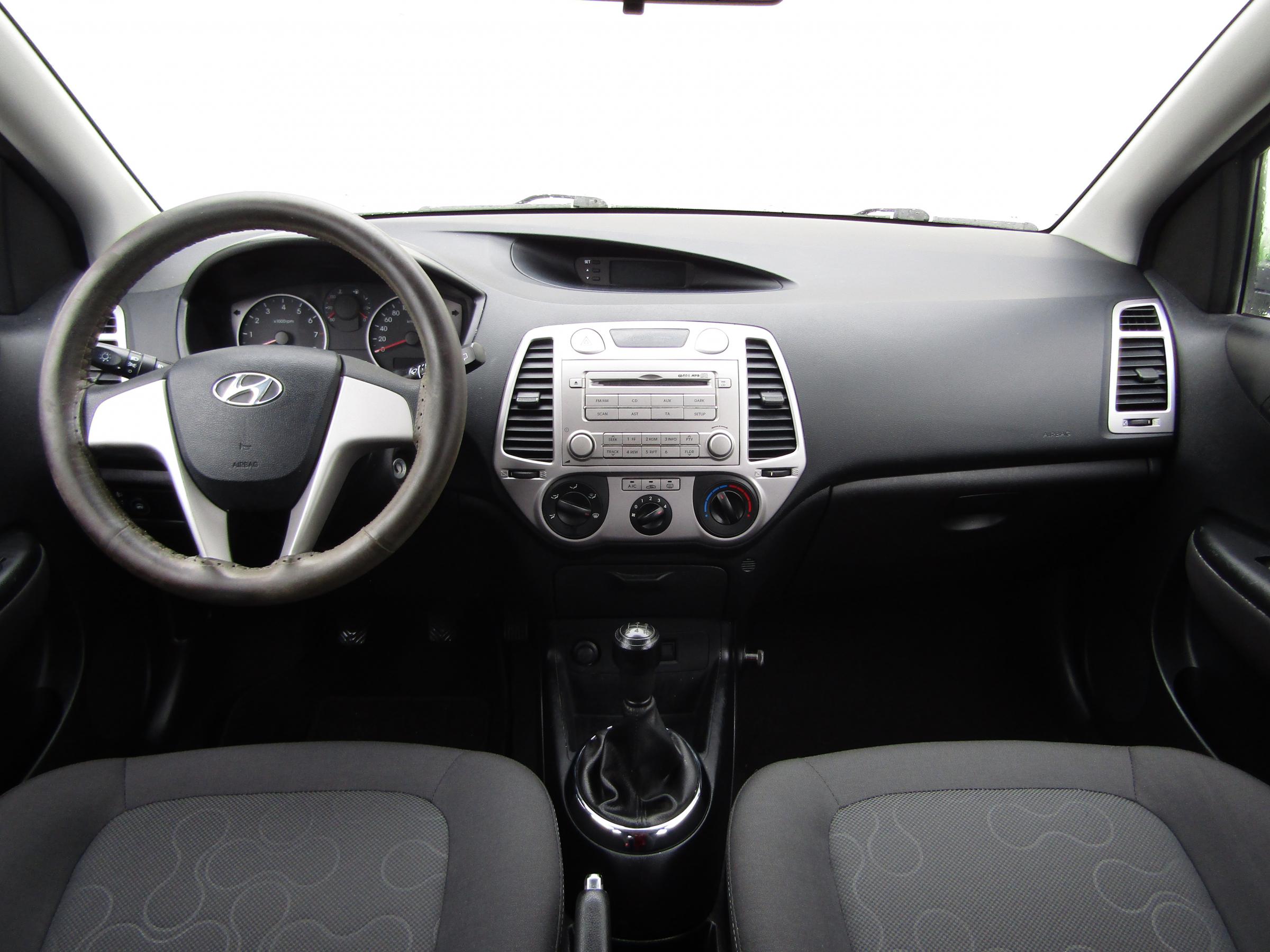 Hyundai i20, 2012 - pohled č. 9
