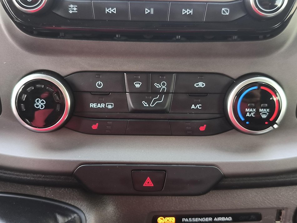 Ford Transit Custom 2.0TDCi  L2H1 8míst