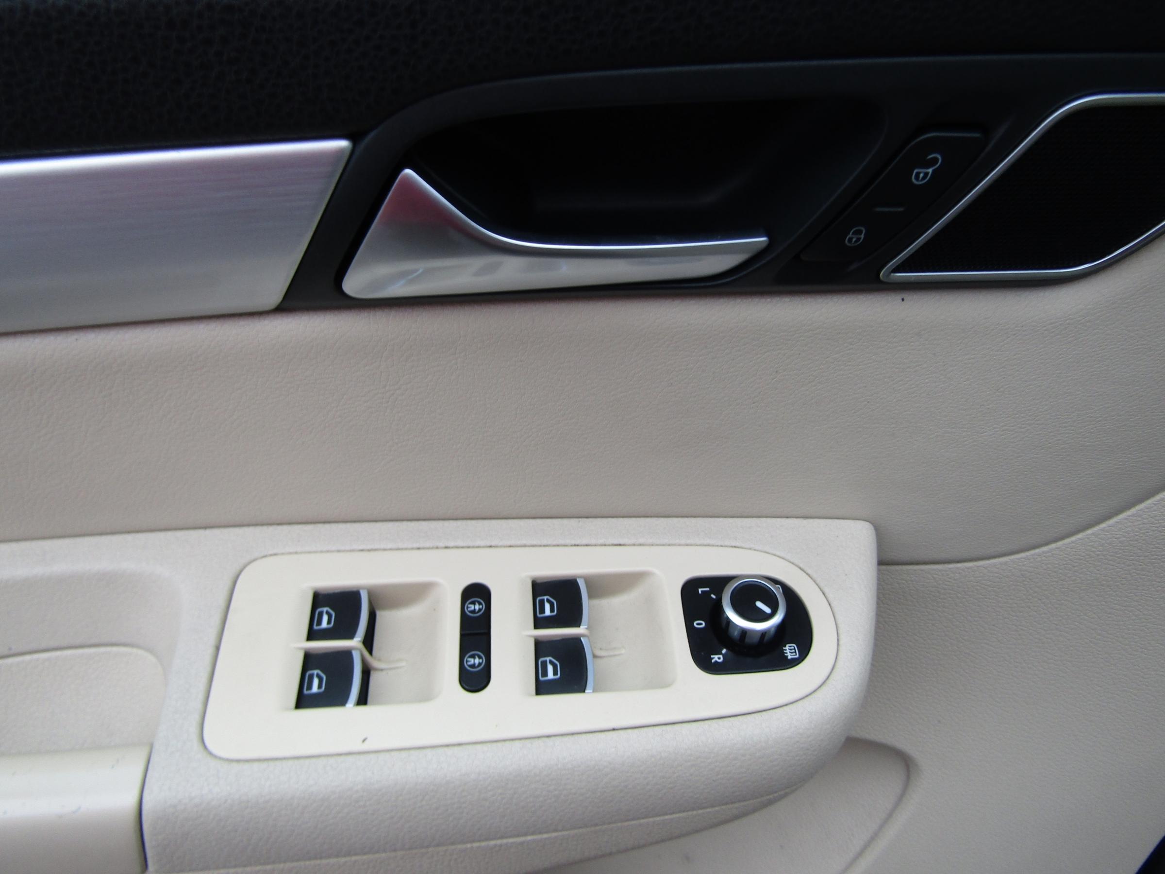 Volkswagen Sharan, 2014 - pohled č. 12