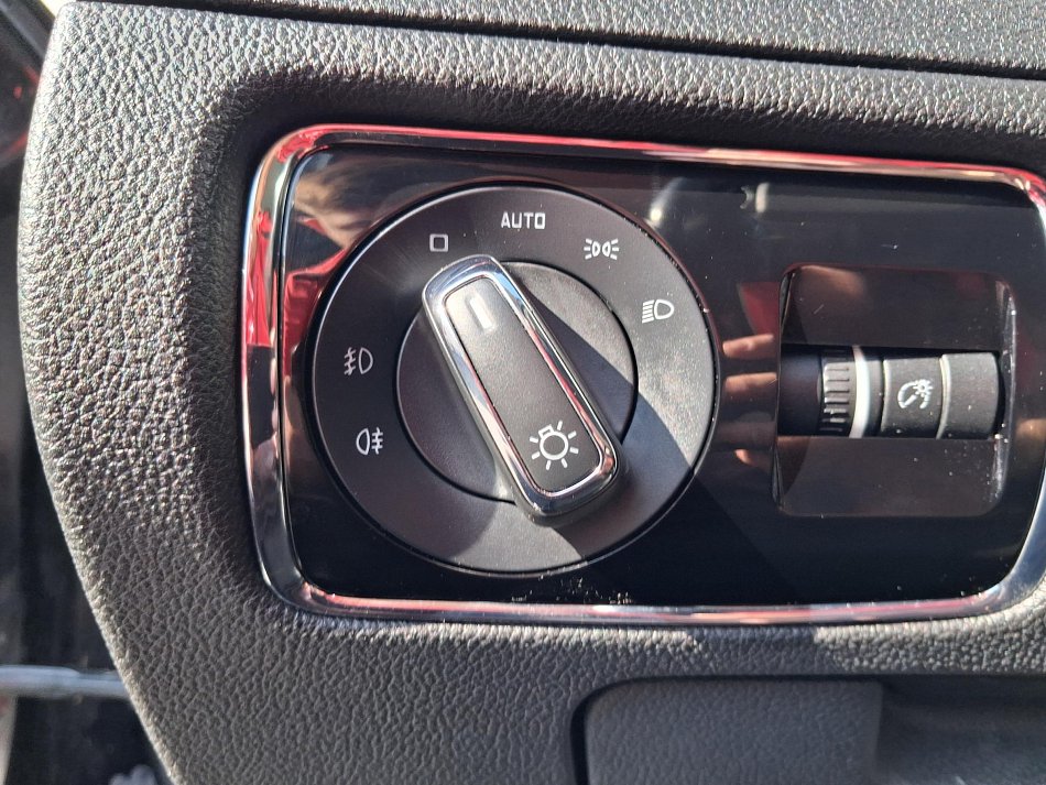 Škoda Superb II 2.0 TDi Ambiente