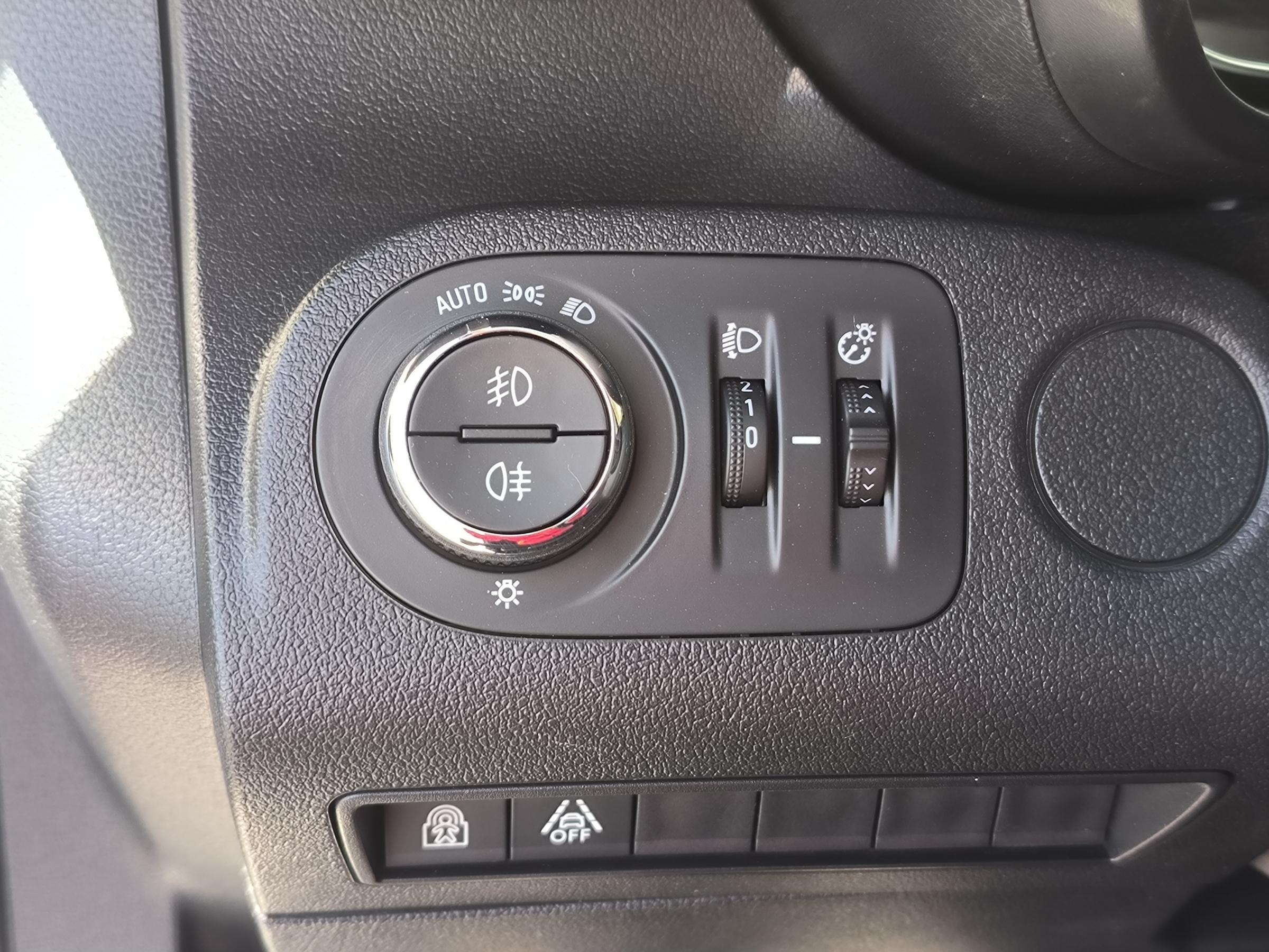 Opel Combo, 2020 - pohled č. 19