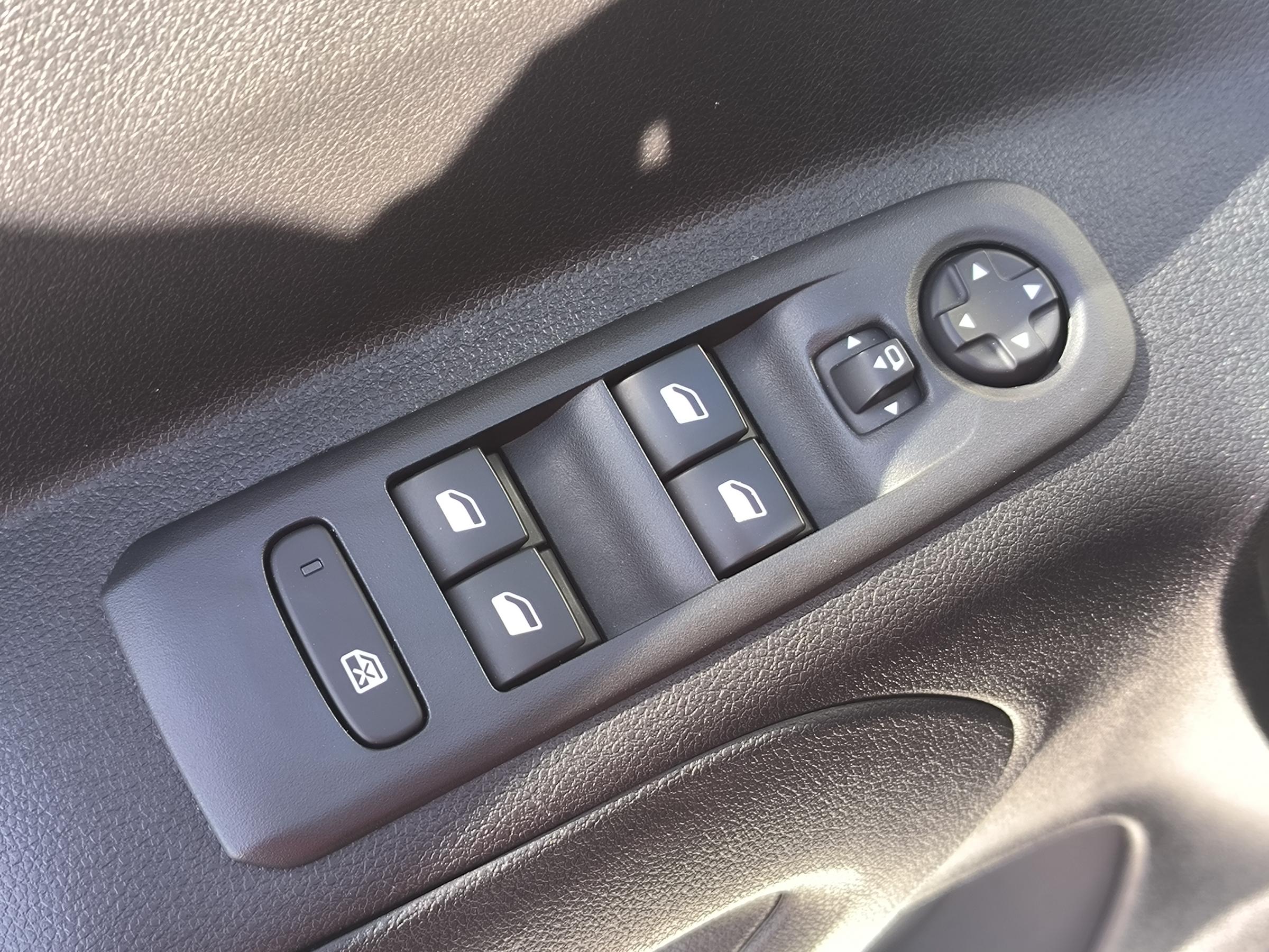 Opel Combo, 2020 - pohled č. 20