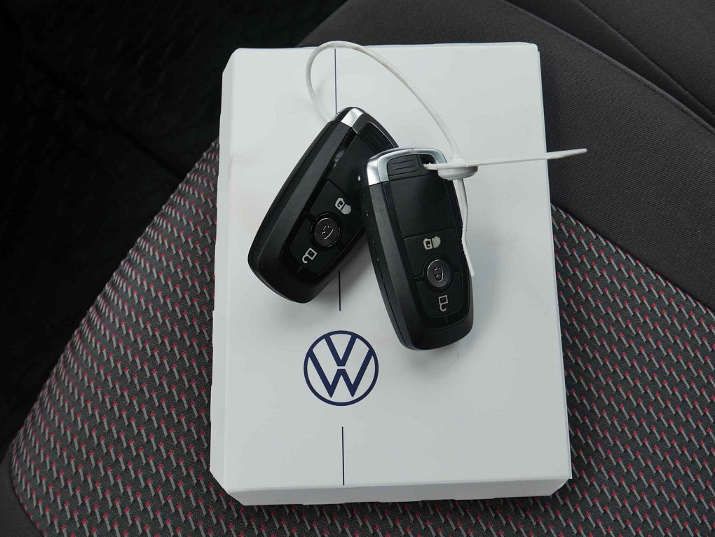 Volkswagen Transporter 2.0TDi  L2 6míst