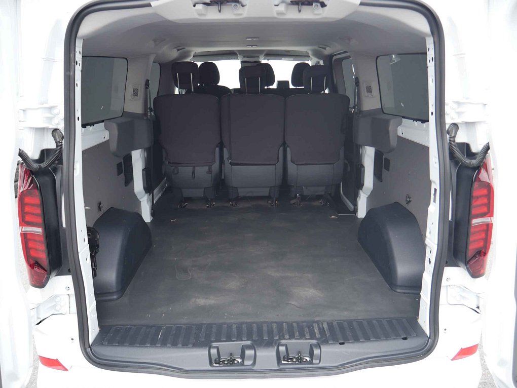Volkswagen Transporter 2.0TDi  L2 6míst