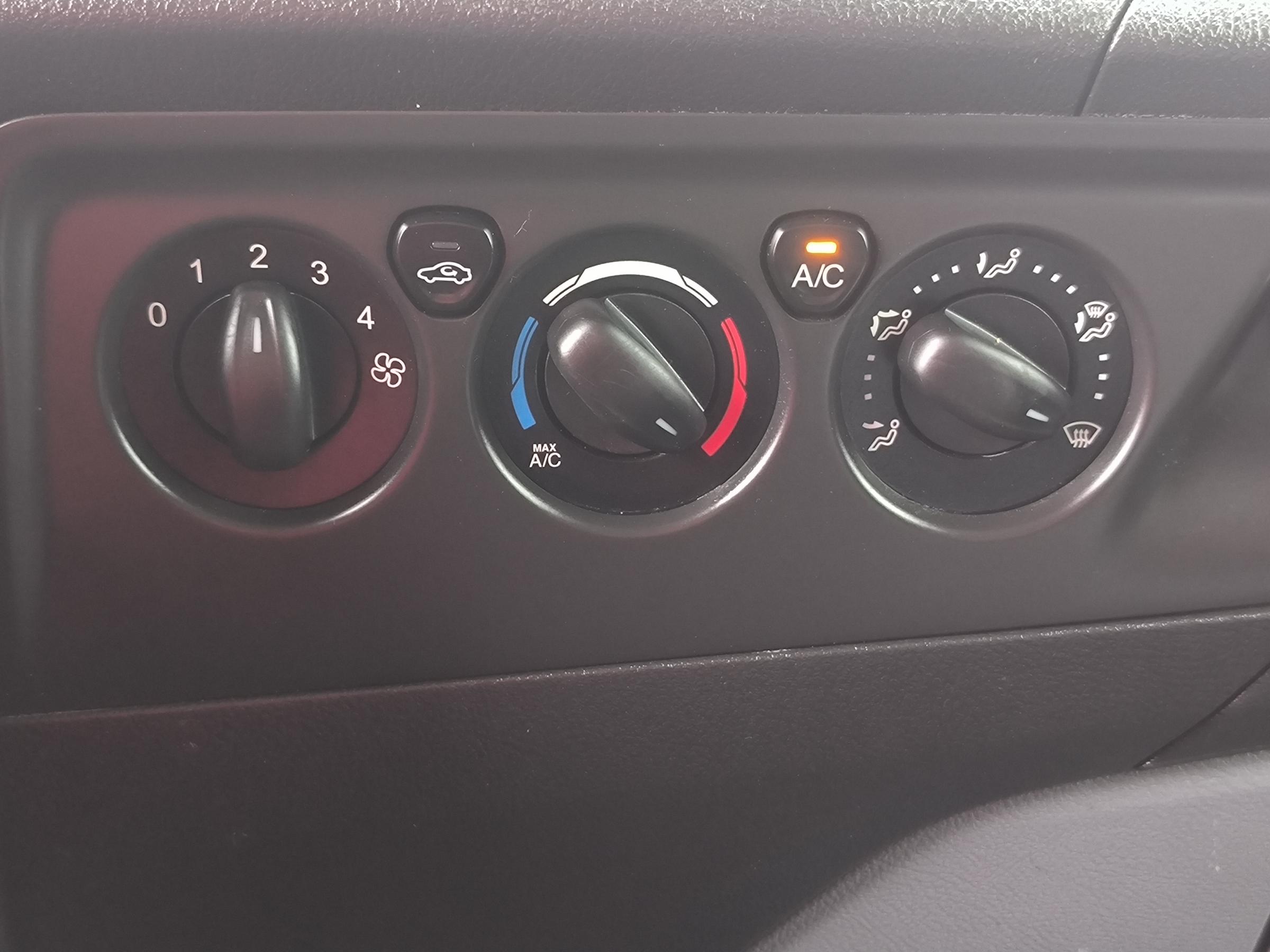 Ford Transit Custom, 2015 - pohled č. 16