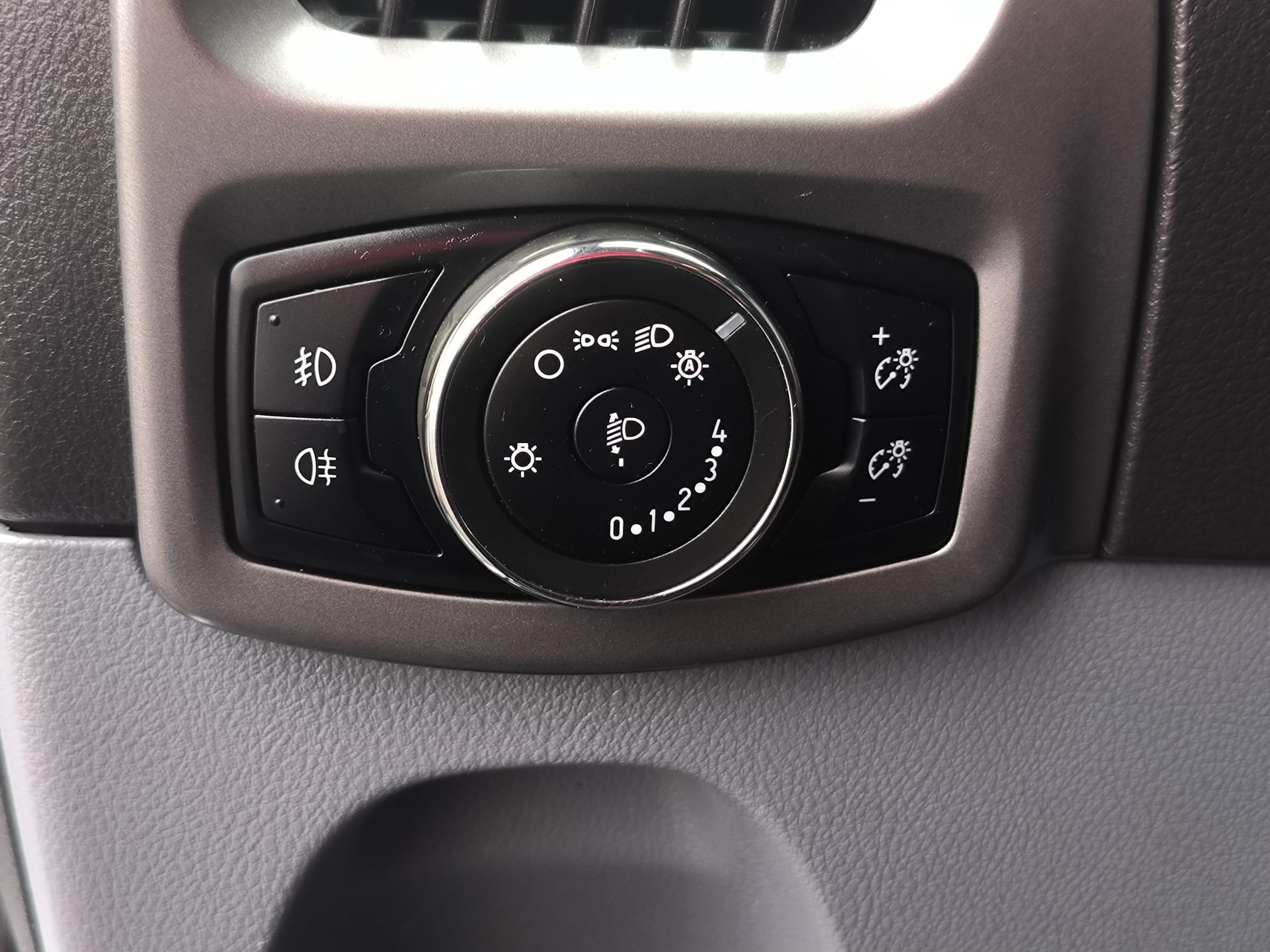 Ford Transit Custom, 2015 - pohled č. 18