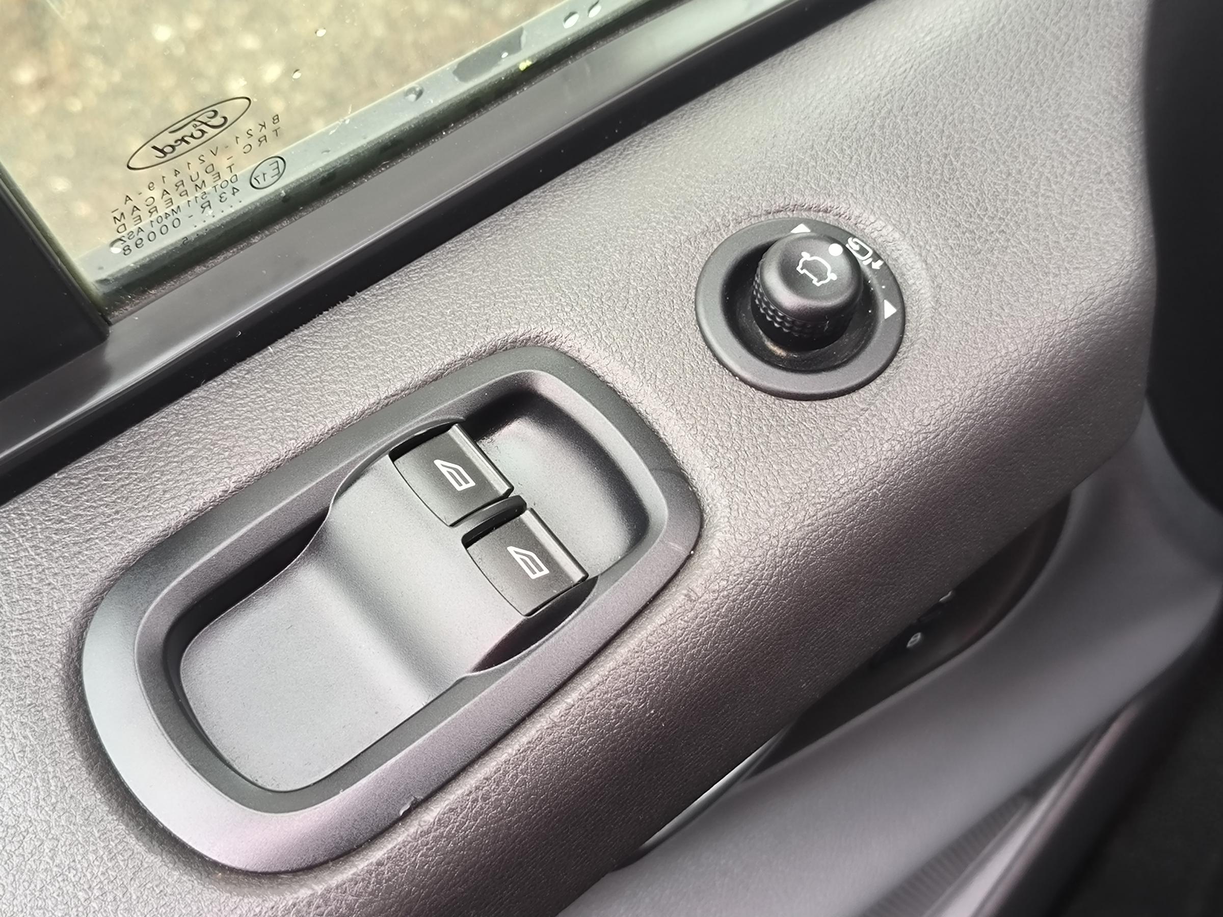 Ford Transit Custom, 2015 - pohled č. 19