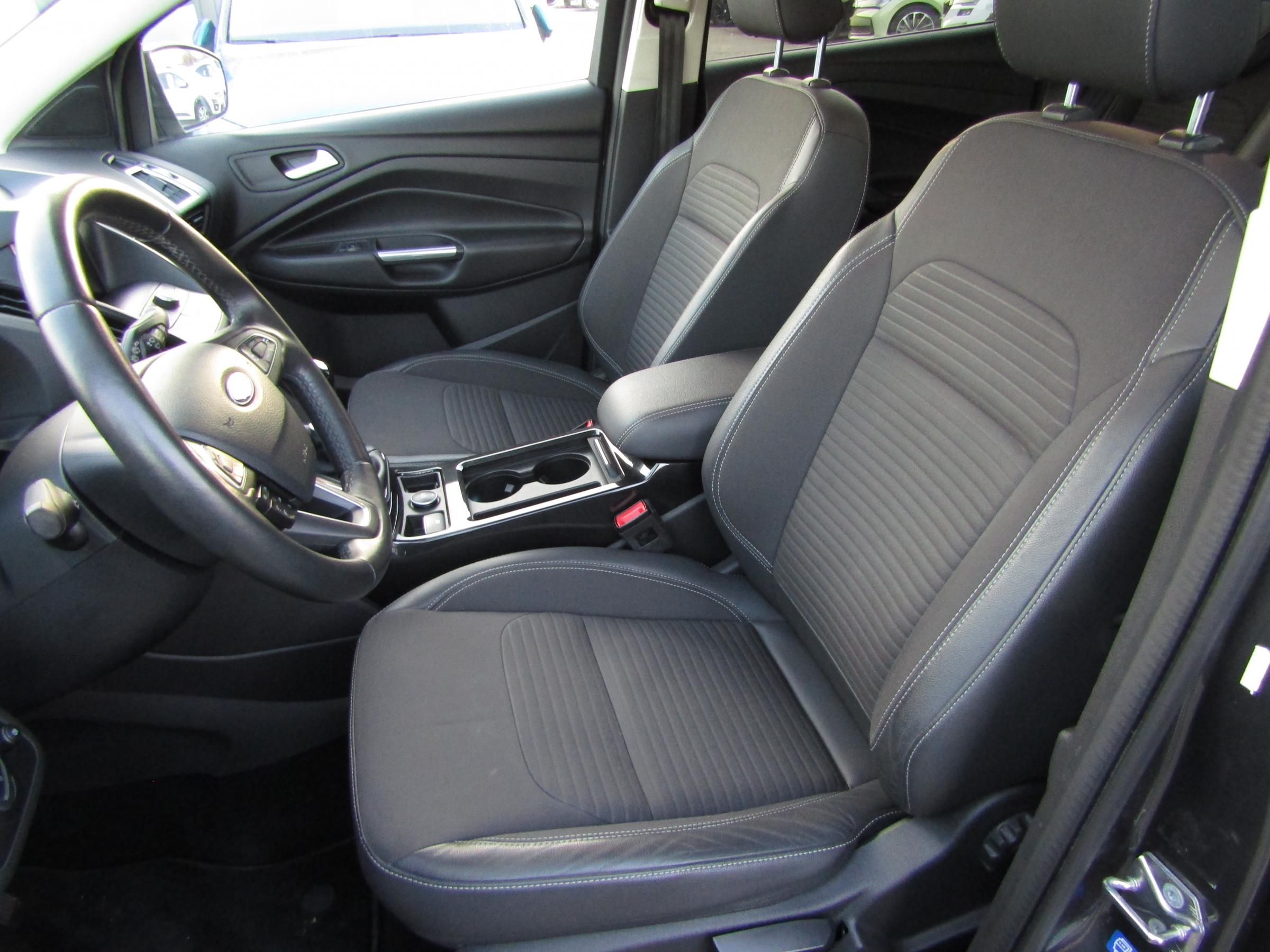 Ford Kuga, 2018 - pohled č. 9