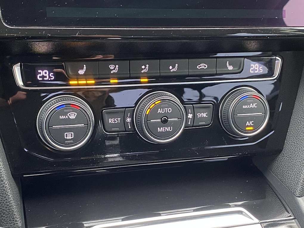 Volkswagen Passat 2.0TDi R-Line