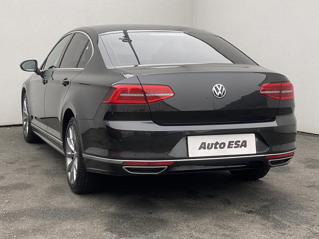 Volkswagen Passat 2.0TDi R-Line