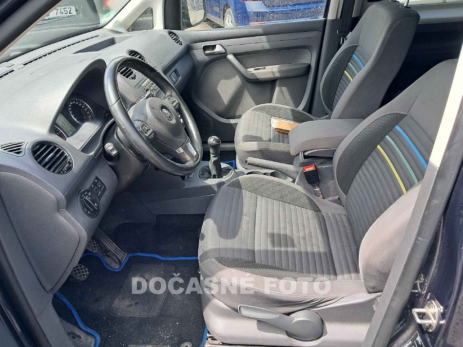 Volkswagen Caddy 1.6TDi Soccer MAXi 7míst