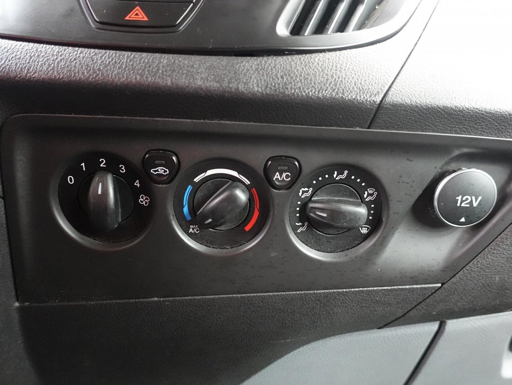 Ford Transit Custom 2.2TDCi Trend L2 6míst