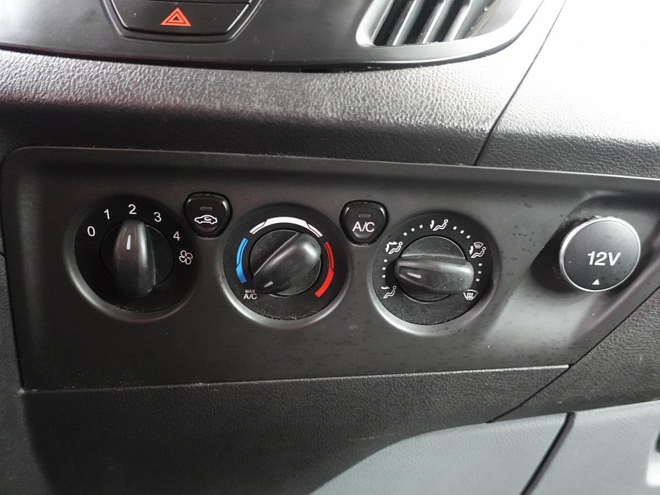 Ford Transit Custom 2.2TDCi Trend L2 6míst